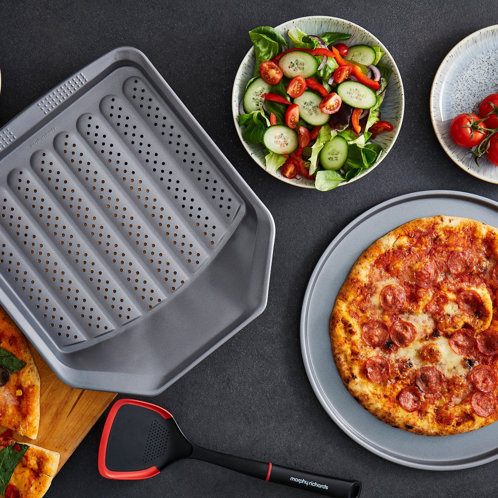 Pizza Pan and Crisper Tray Set and Slotted and Solid Turner Set