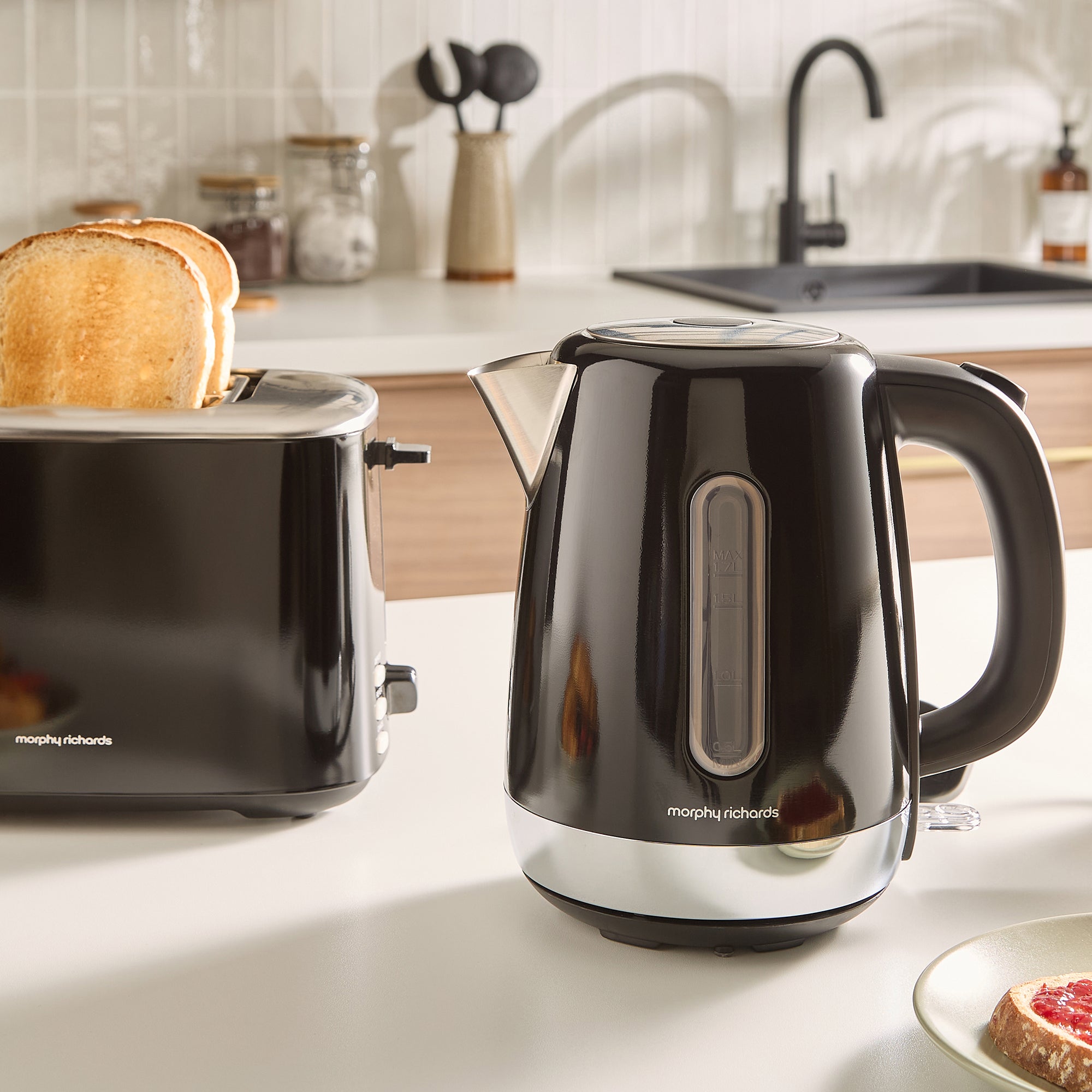 Equip Black Kettle and Toaster Set