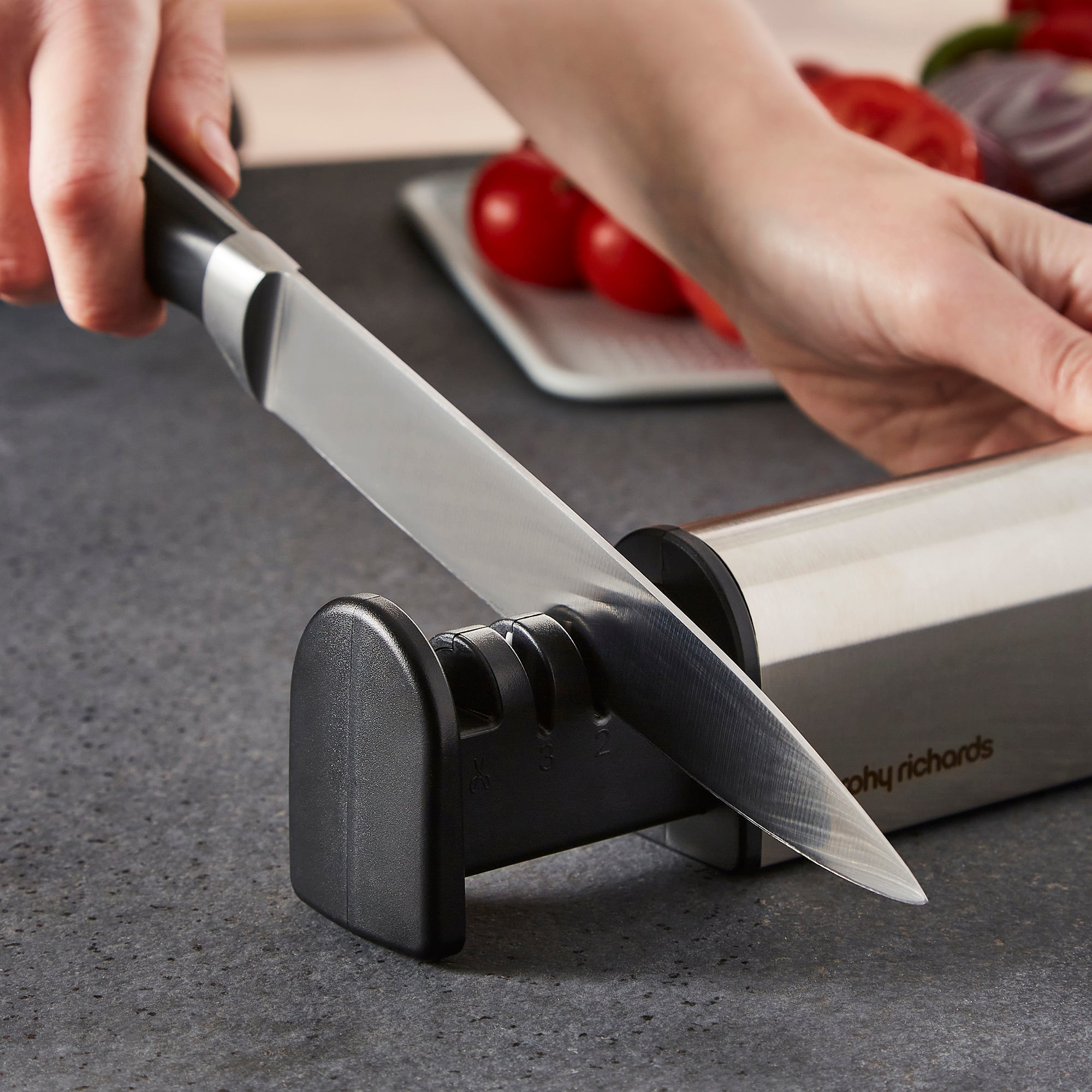 4 in 1 Retractable Knife and Scissor Sharpener