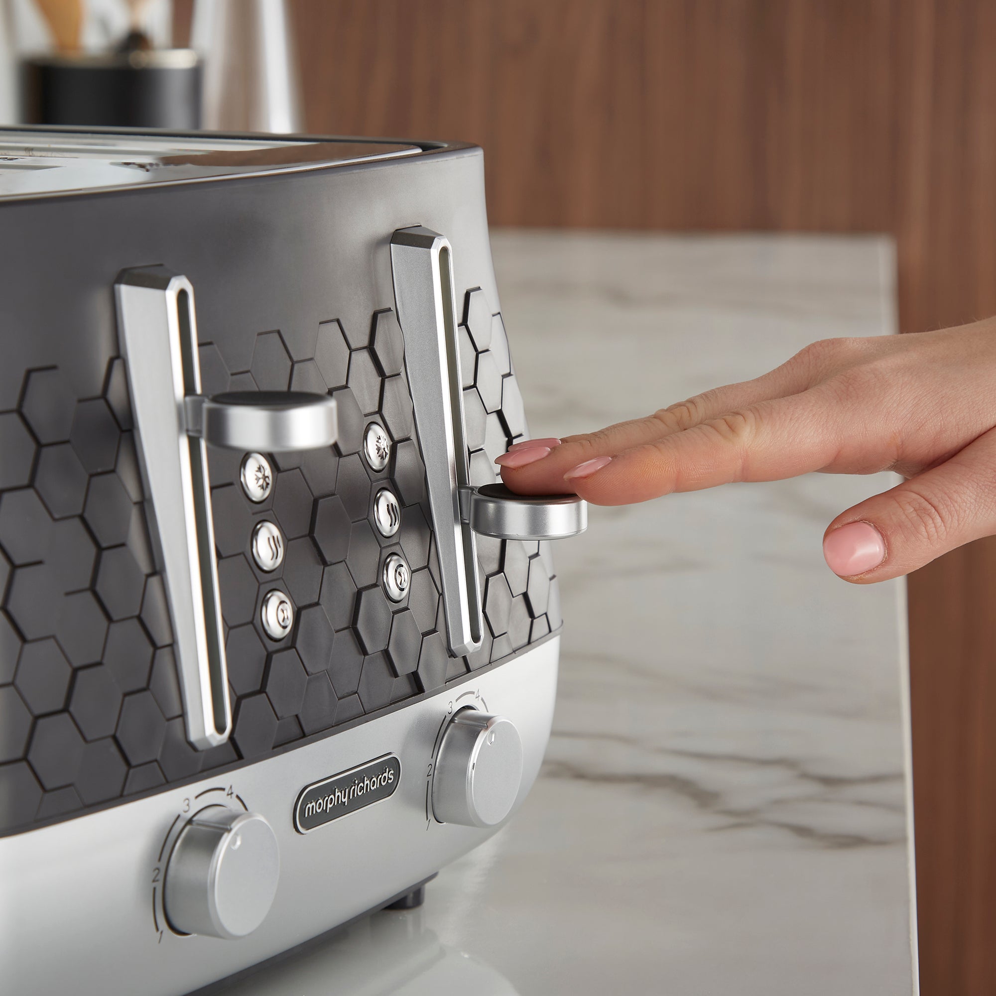 Cassini 4-Slice Black Toaster - Moonless Night