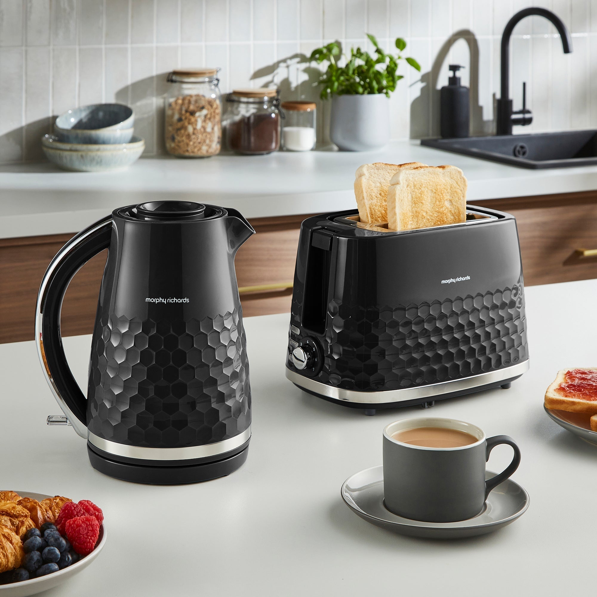 Hive Black Kettle and Toaster Set