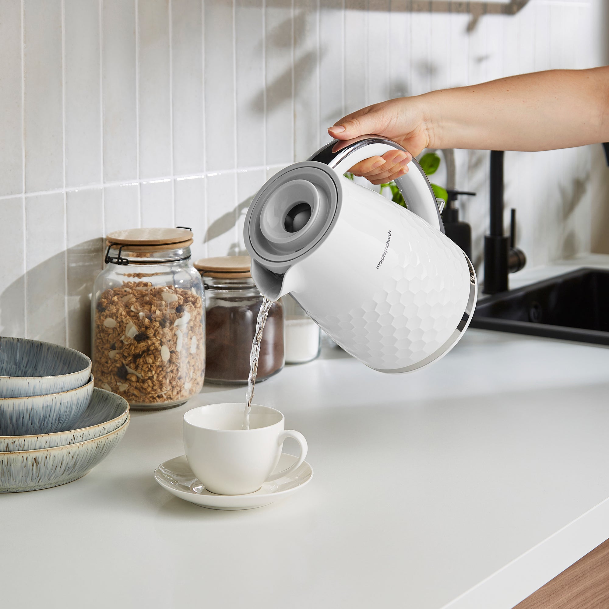 Hive White Kettle and Toaster Set