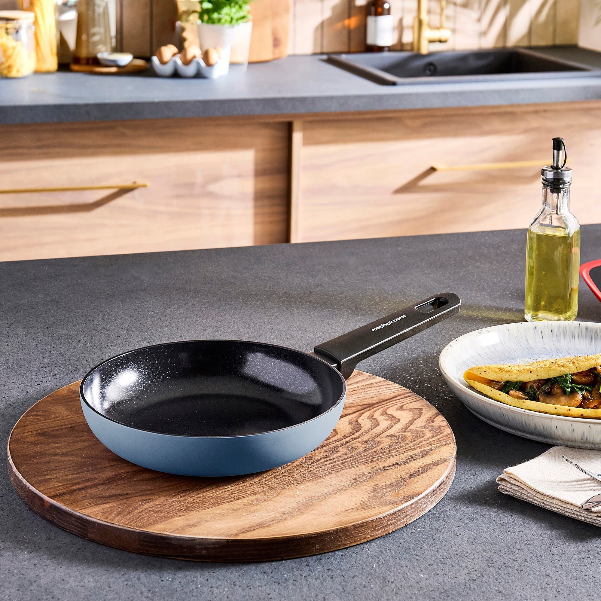 28cm and 20cm Recycled Aluminium Frying Pan Set - Blue