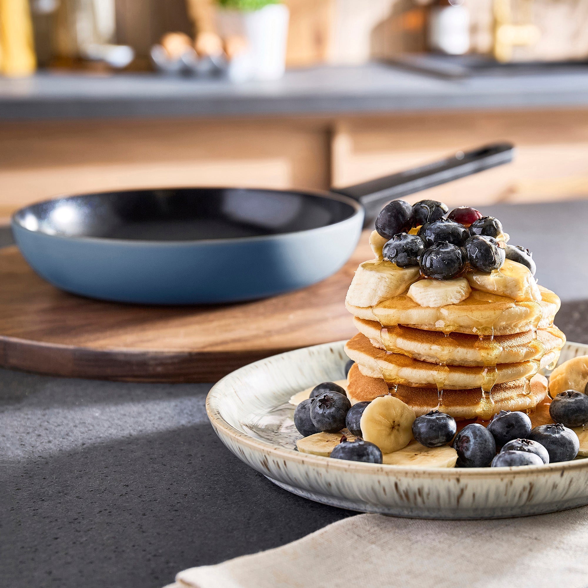 28cm and 20cm Recycled Aluminium Frying Pan Set - Blue