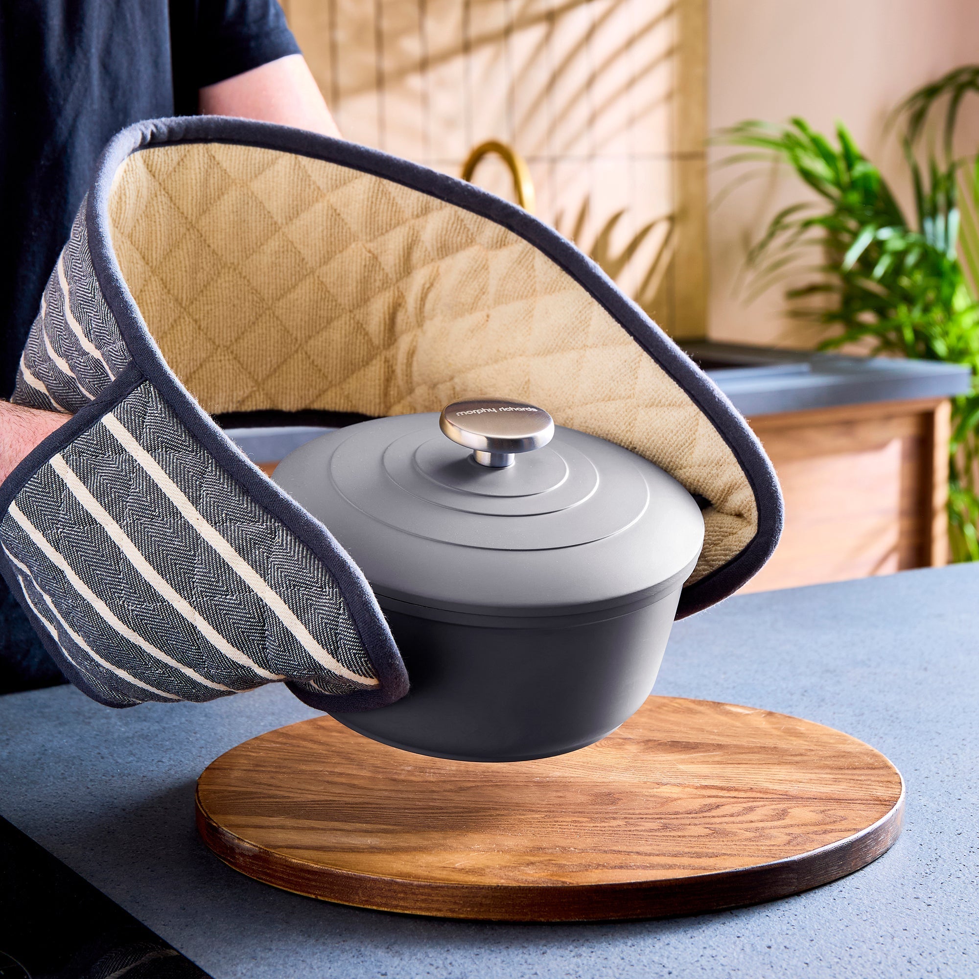 20cm Cast Aluminium Casserole Dish - Grey