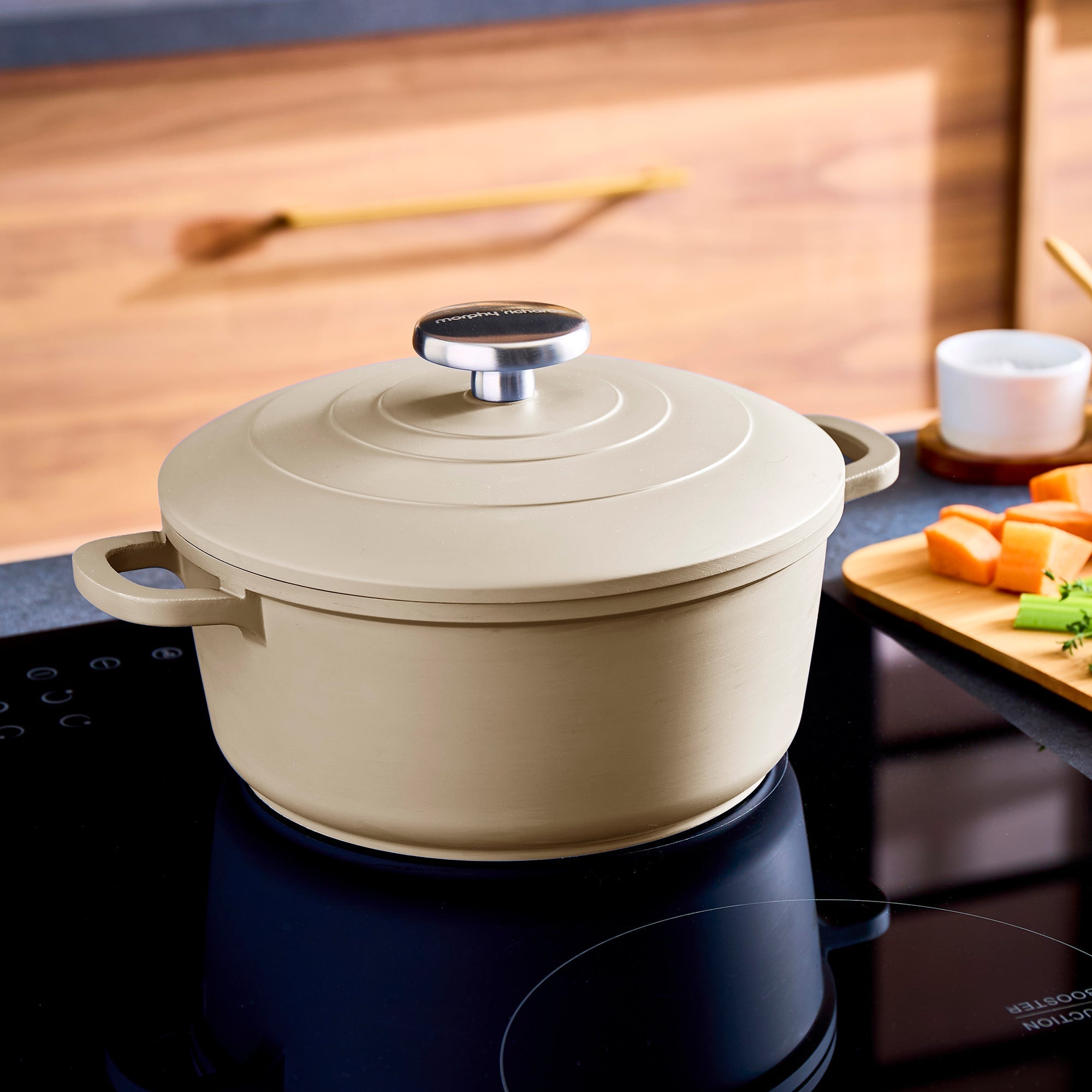 20cm Cast Aluminium Casserole Dish Cream & 24cm Forged Aluminium Saute Pan Set - Cream