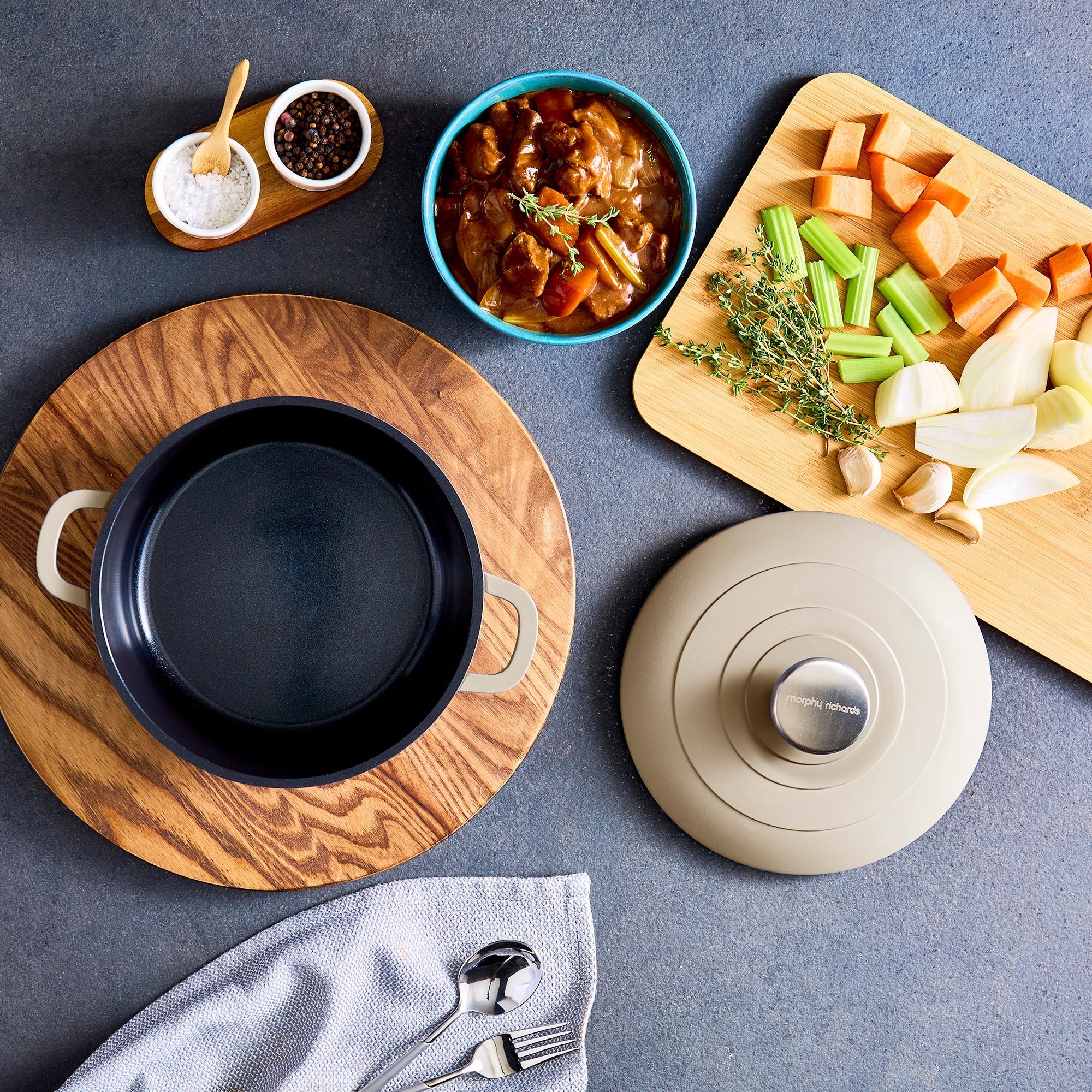 20cm Cast Aluminium Casserole Dish - Cream