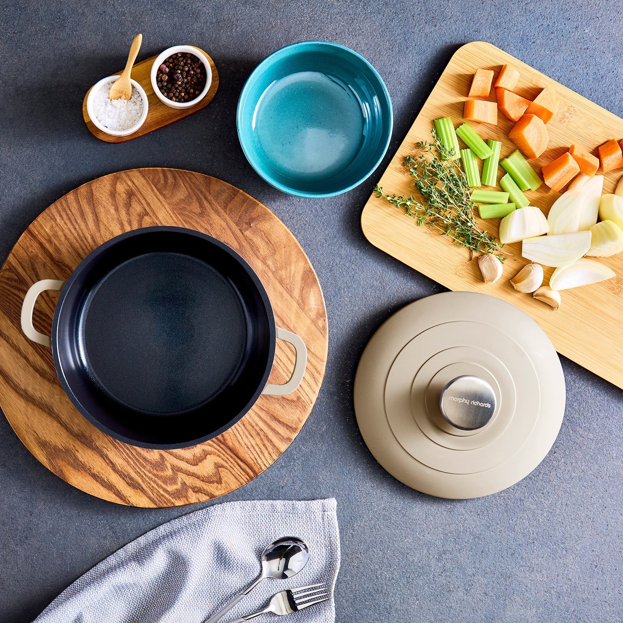 20cm Cast Aluminium Casserole Dish - Cream