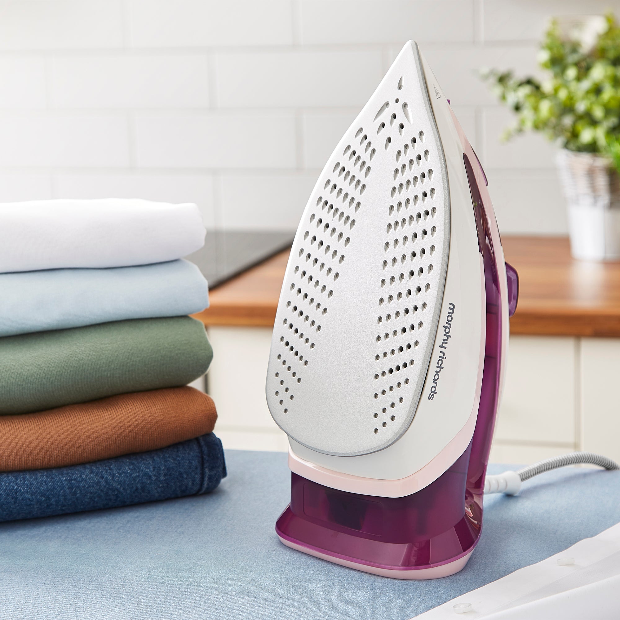 Steam Flow 2400W Turbo Steam Iron