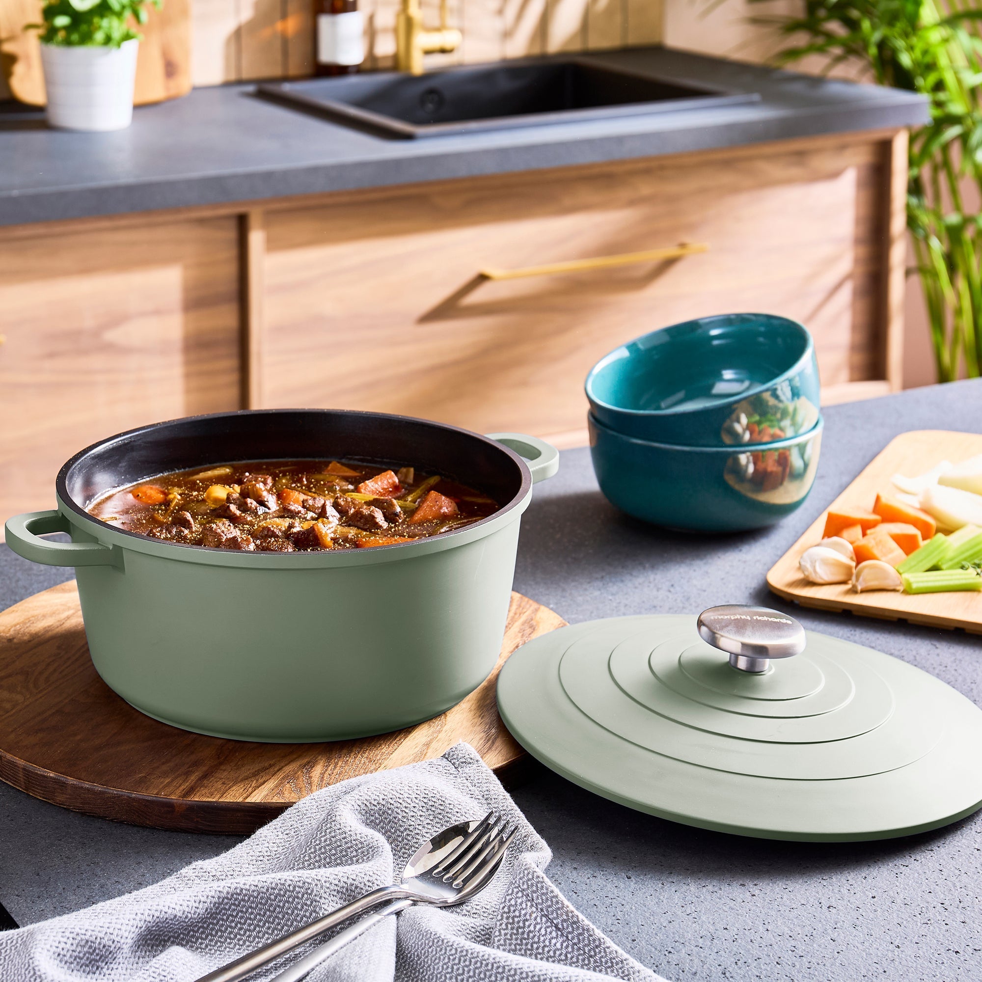 24cm Cast Aluminium Casserole Dish - Green