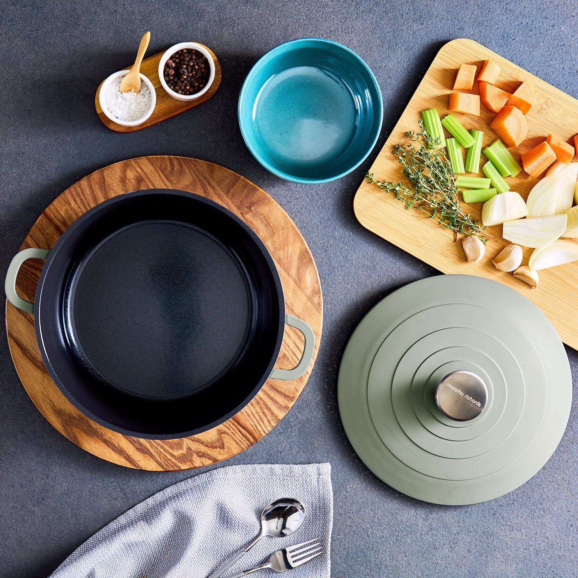 24cm Cast Aluminium Casserole Dish - Green