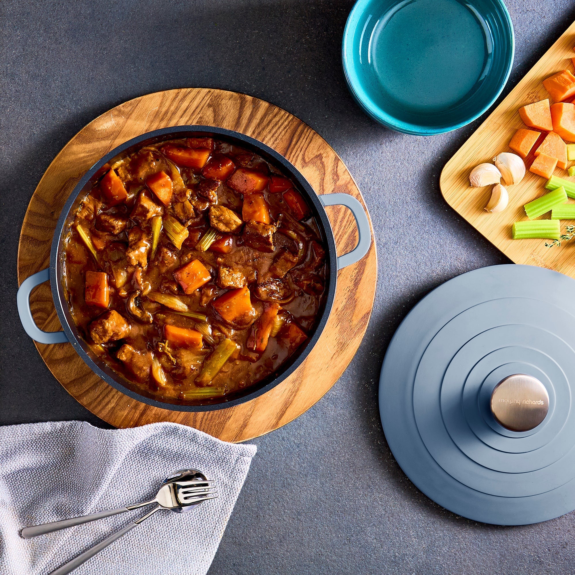 24cm Cast Aluminium Casserole Dish - Blue