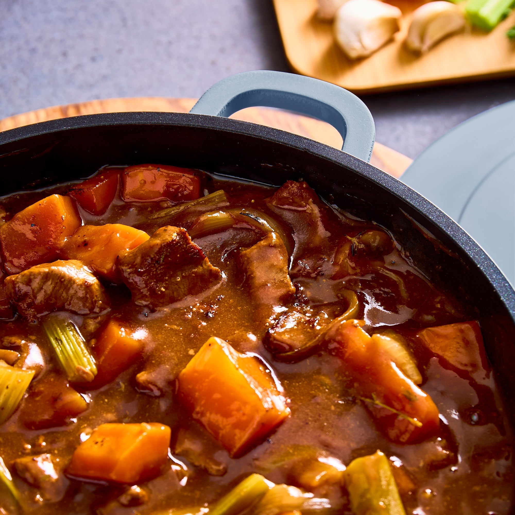 24cm Cast Aluminium Casserole Dish - Blue