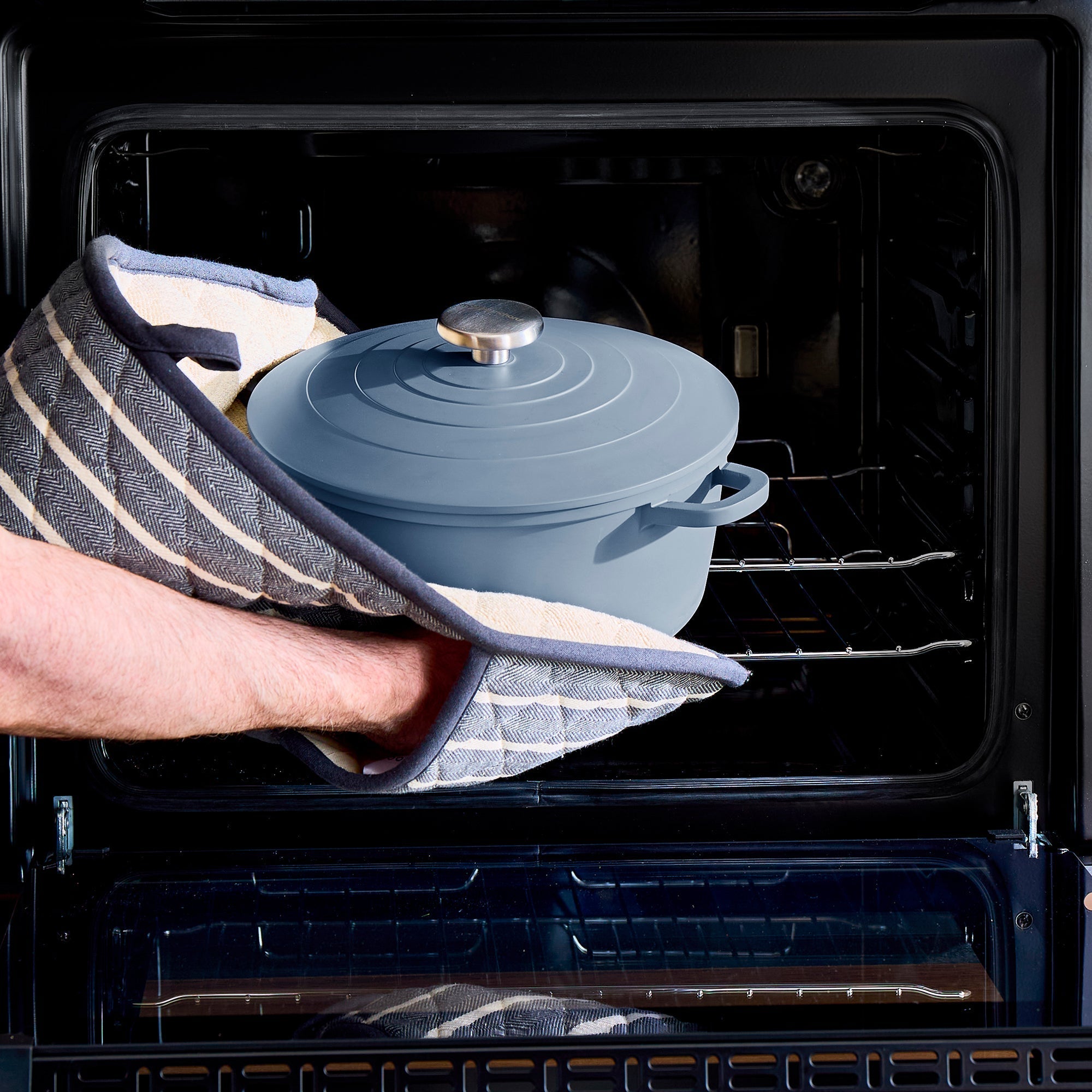 24cm Cast Aluminium Casserole Dish - Blue