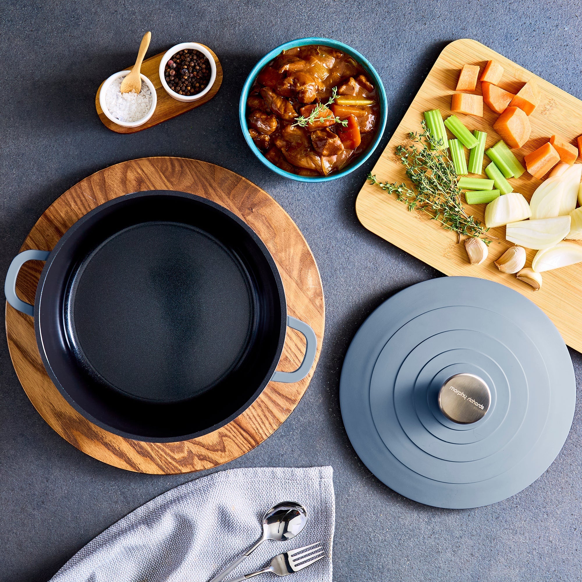 24cm Cast Aluminium Casserole Dish - Blue