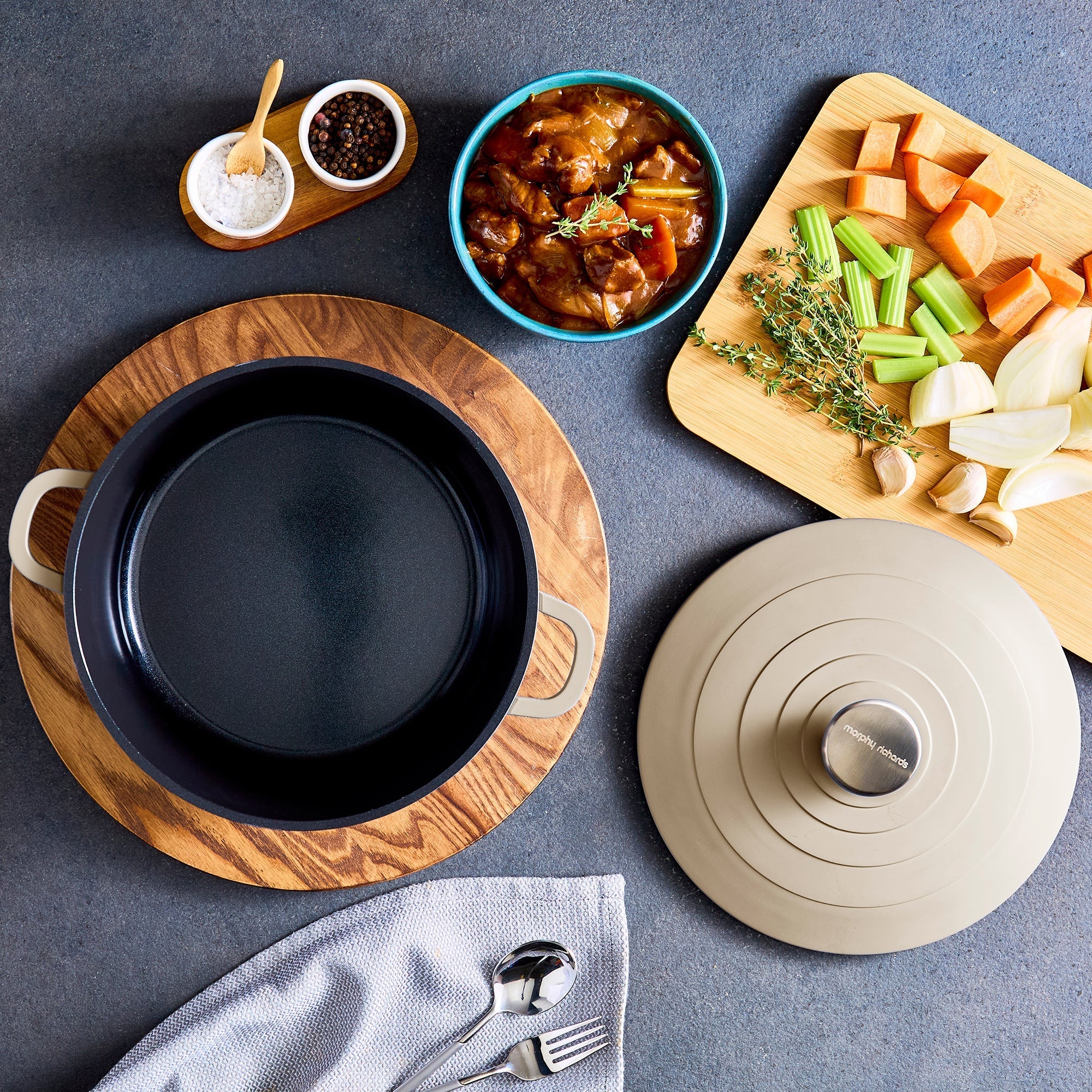 24cm Cast Aluminium Casserole Dish - Cream