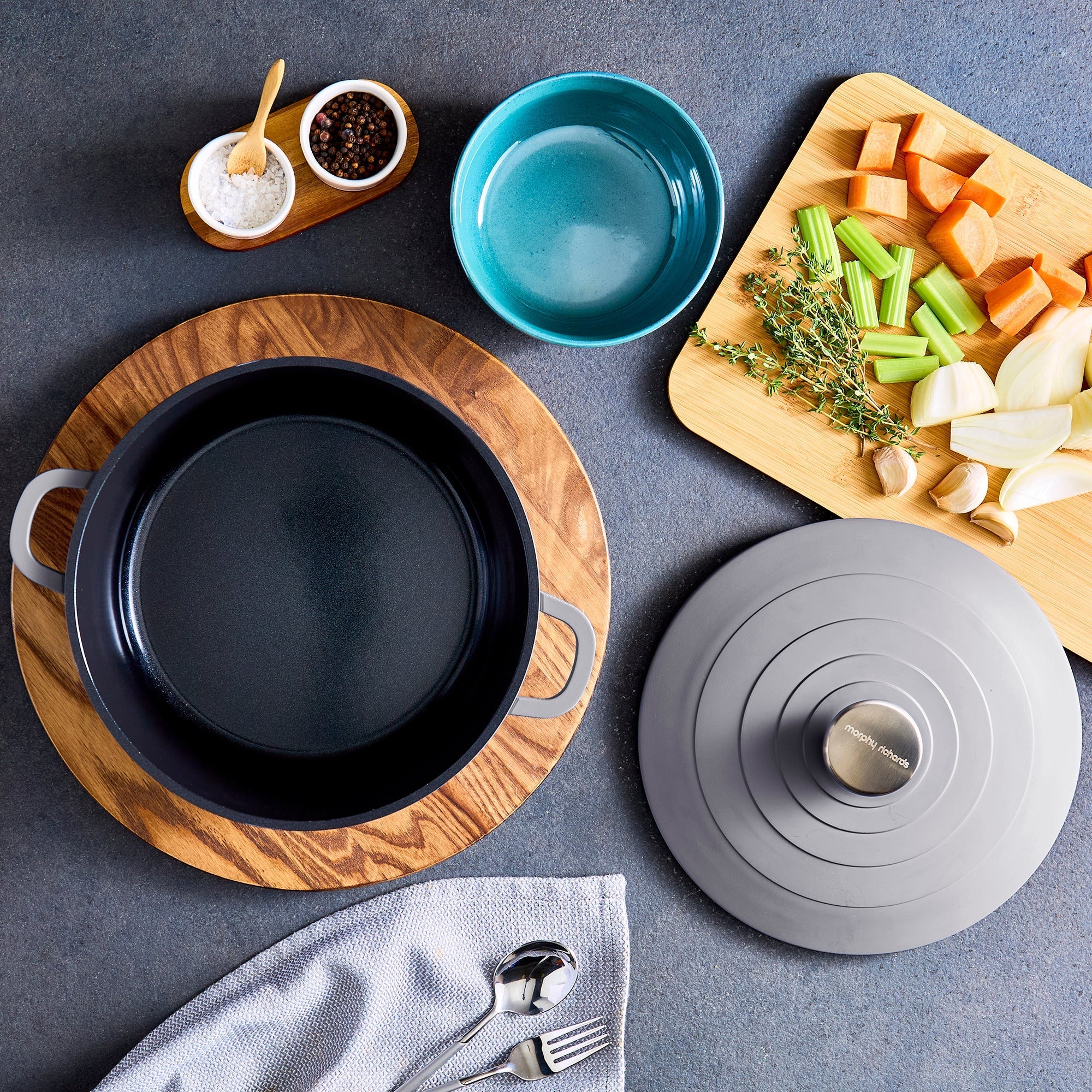 24cm Cast Aluminium Casserole Dish - Grey