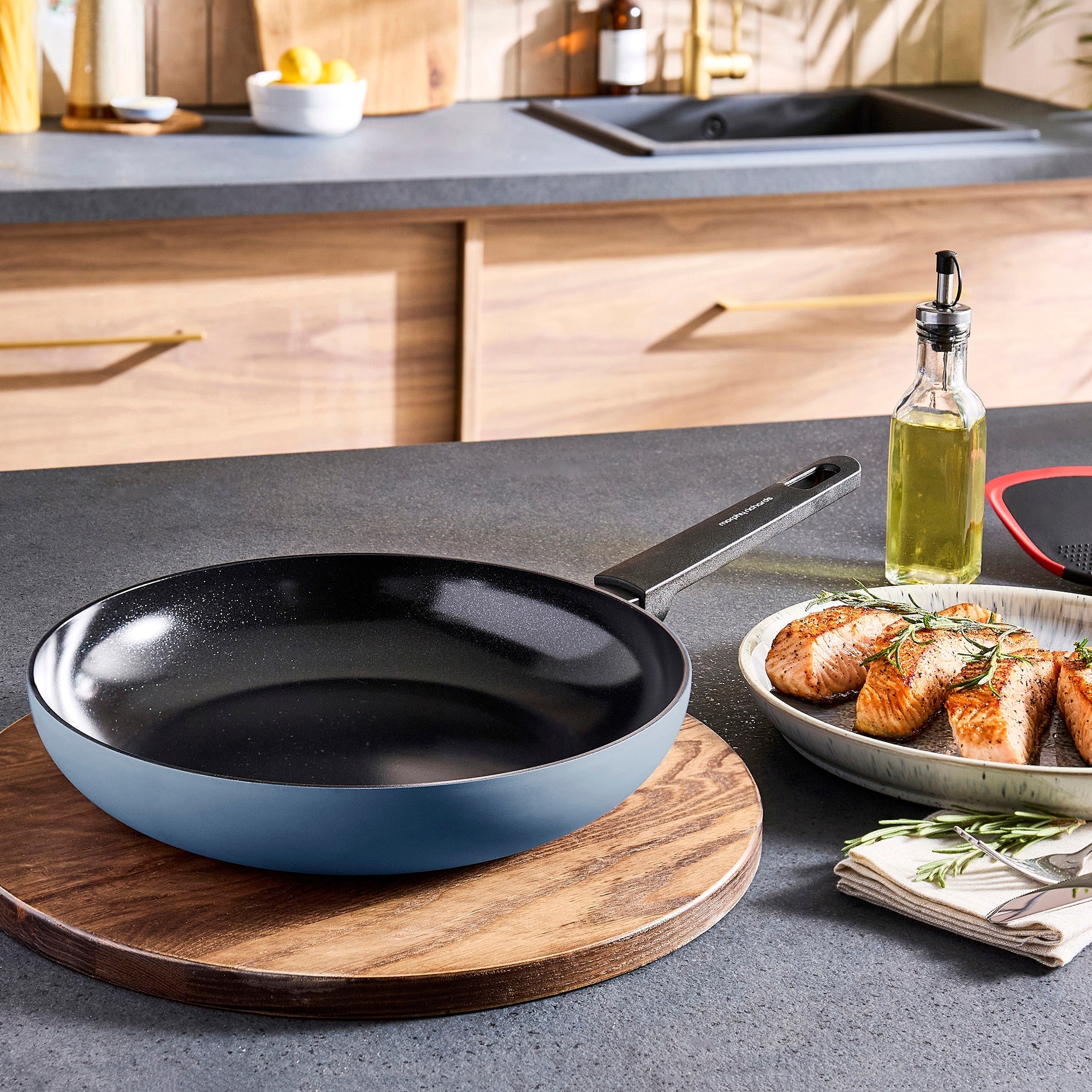 28cm Recycled Aluminium Frying Pan and Slotted and Solid Turner Set