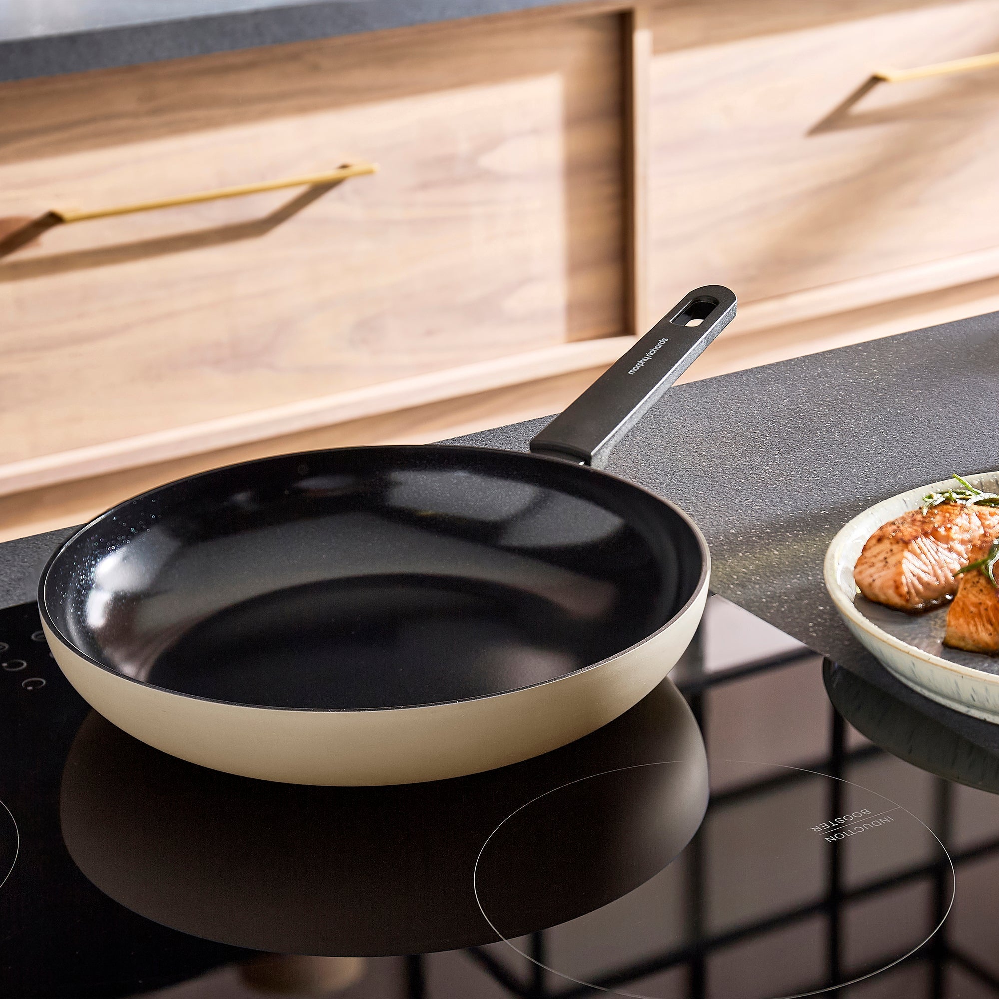 28cm Recycled Aluminium Frying Pan and Slotted and Solid Turner Set