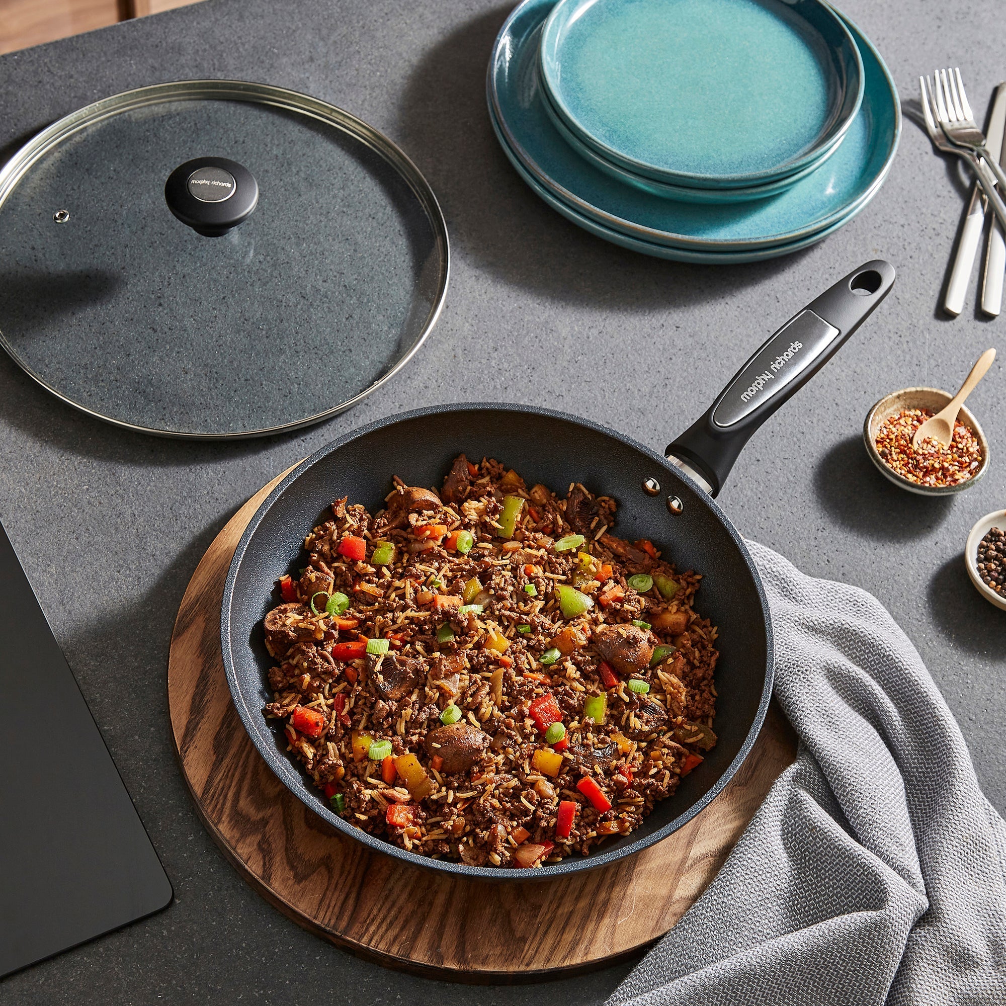 28cm Forged Aluminium Ceramica Lidded Frying Pan