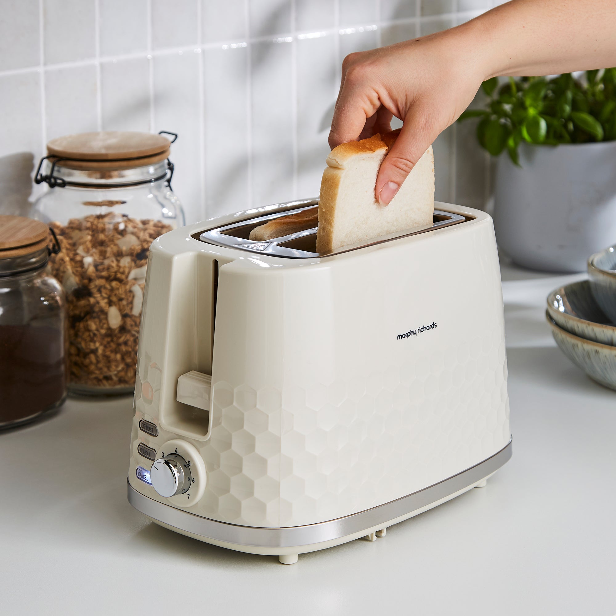 Hive Cream Kettle and Toaster Set