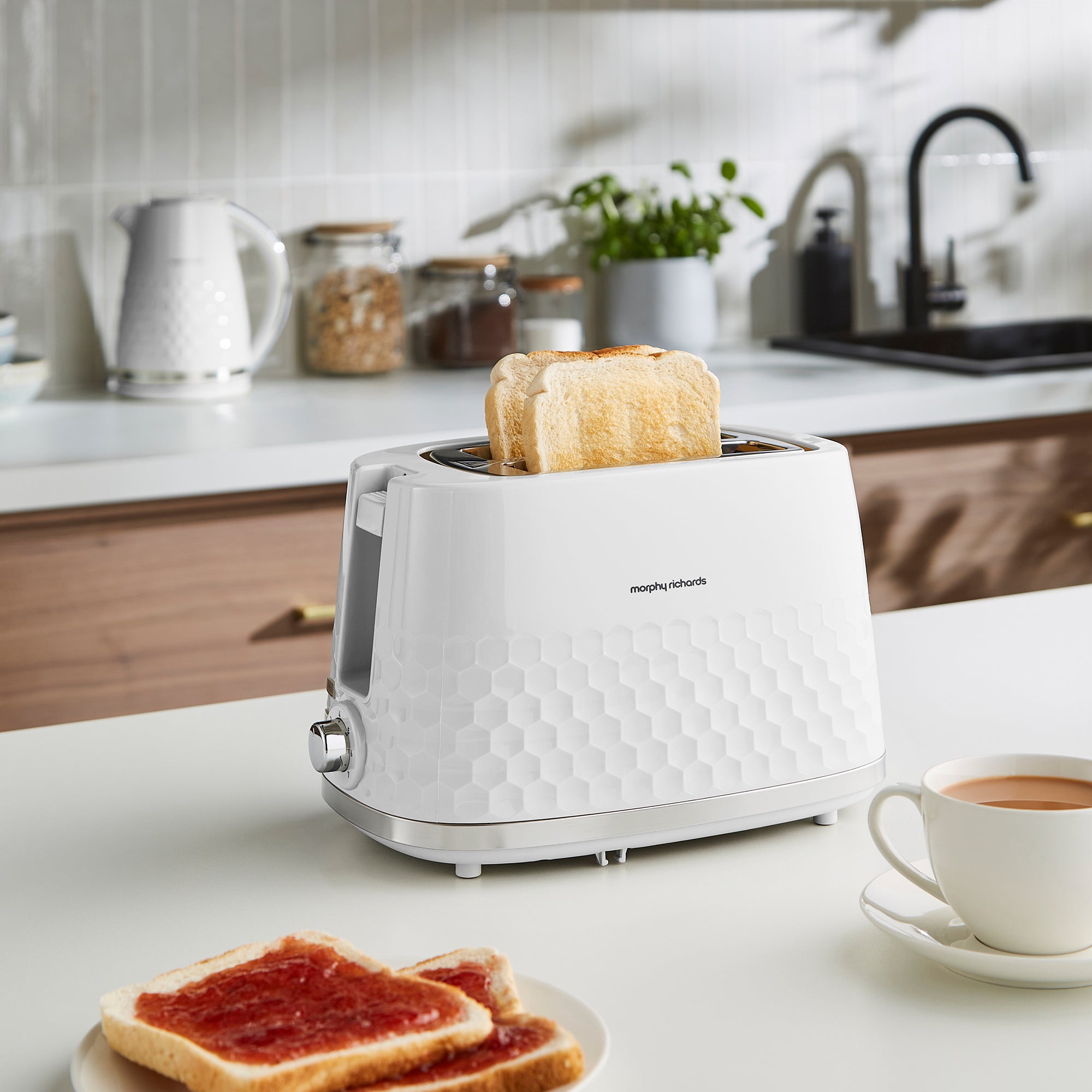 Hive White Kettle and Toaster Set