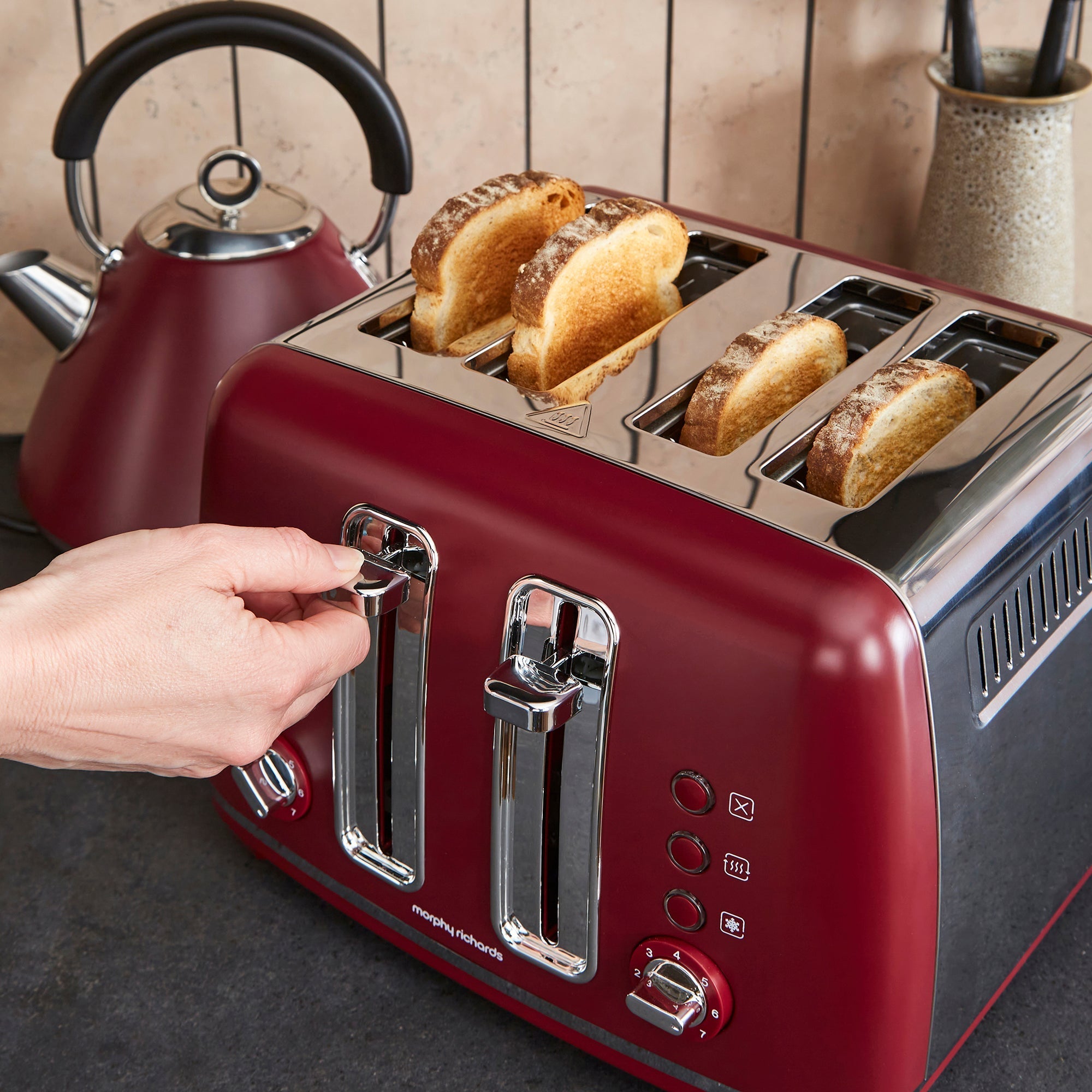Limited Edition Accents 4-Slice Toaster - Rhubarb