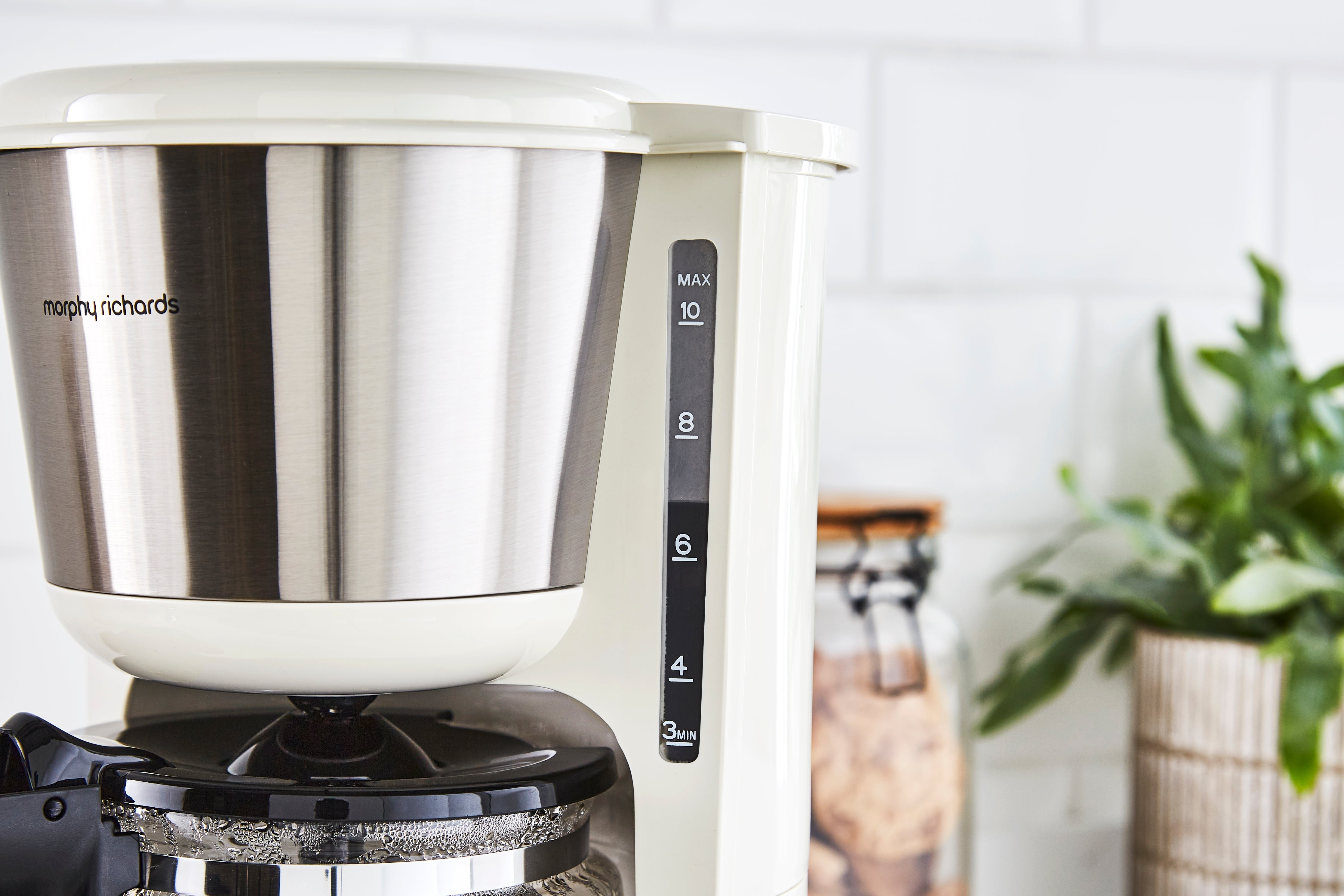 Equip Cream Filter Coffee Machine