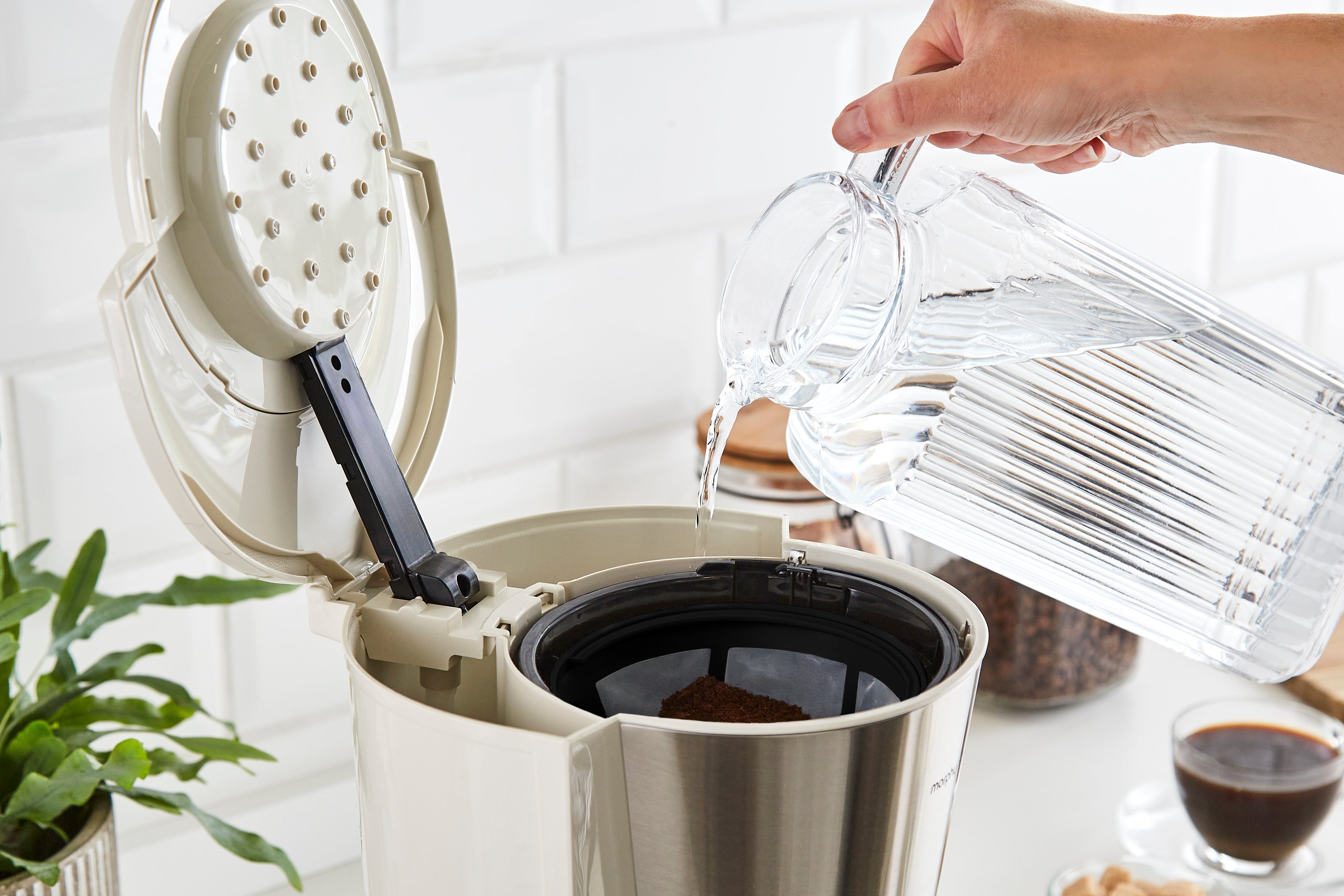 Equip Cream Filter Coffee Machine