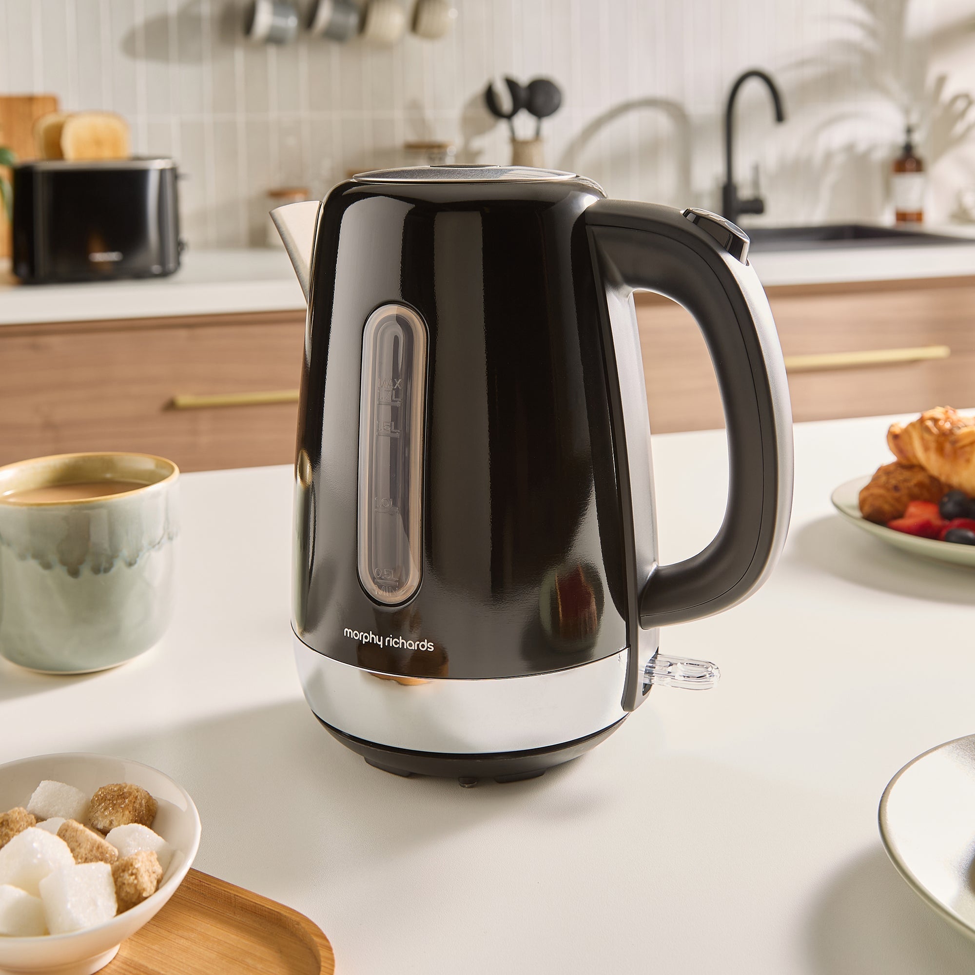 Equip Black Kettle and Toaster Set