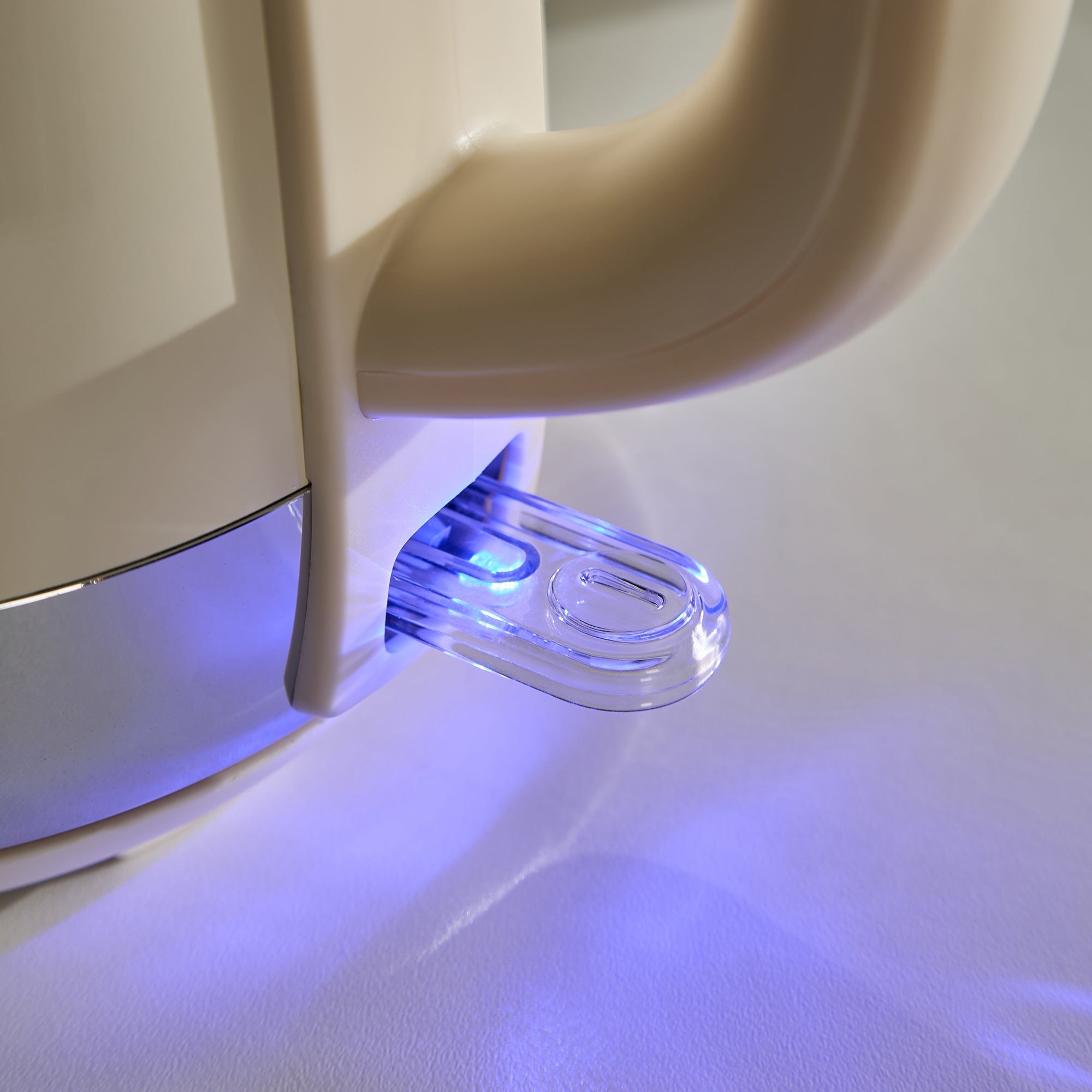 Equip Cream Kettle and Toaster Set