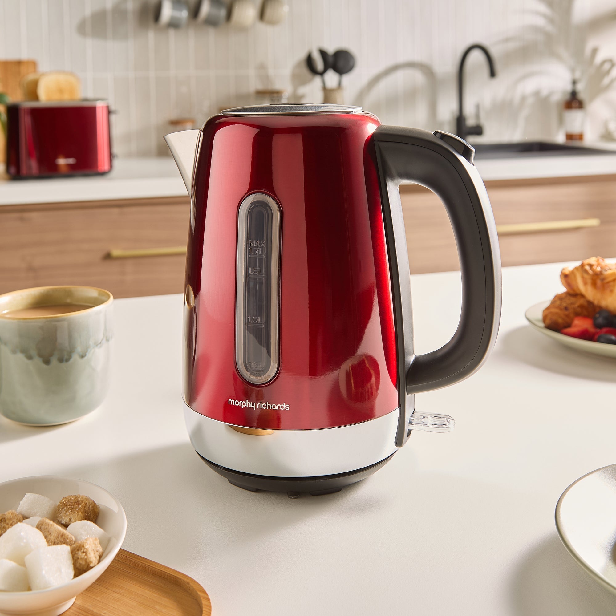 Equip Morphy Metalic Red Kettle and Toaster Set