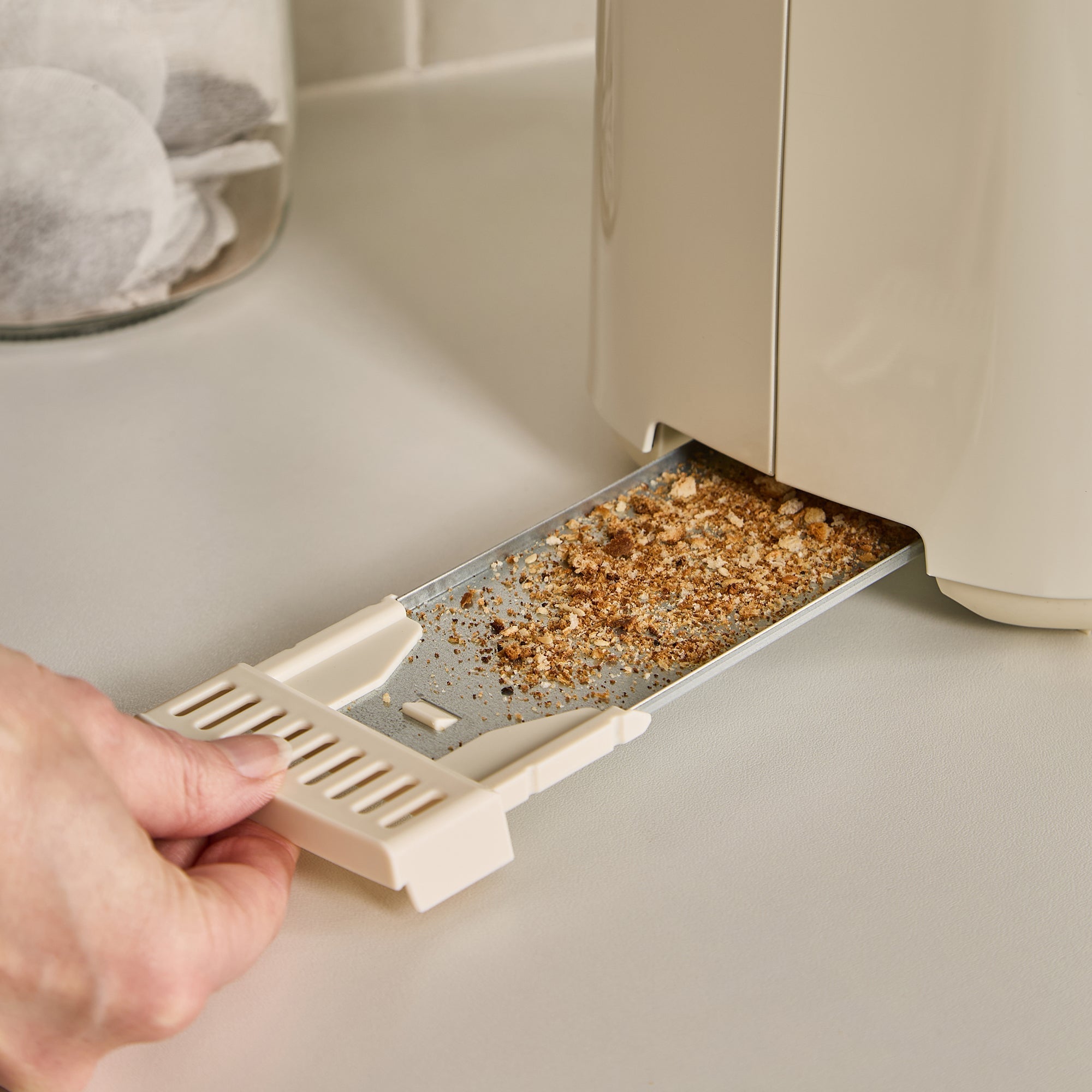 Equip Cream Kettle and Toaster Set