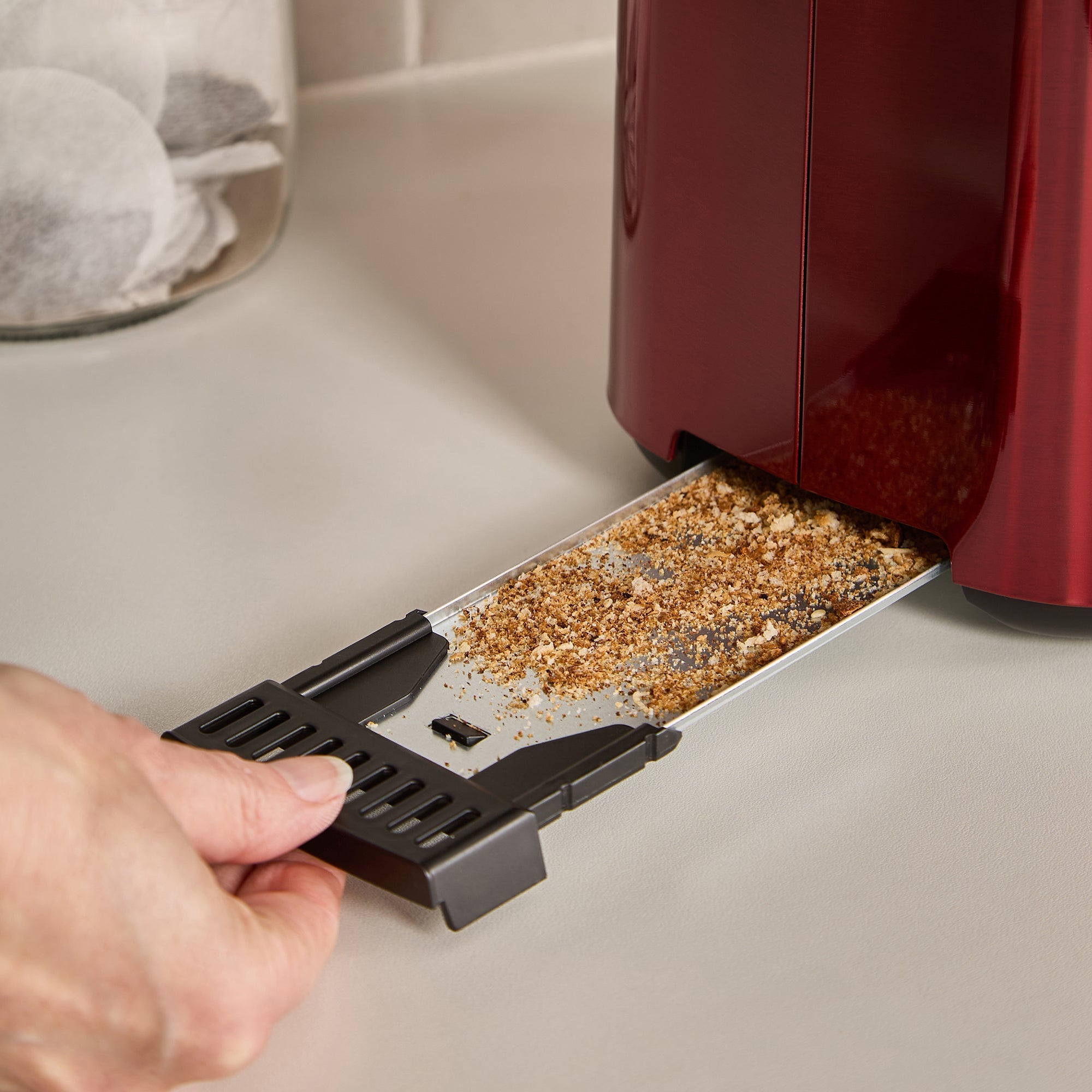 Equip Morphy Metalic Red Kettle and Toaster Set