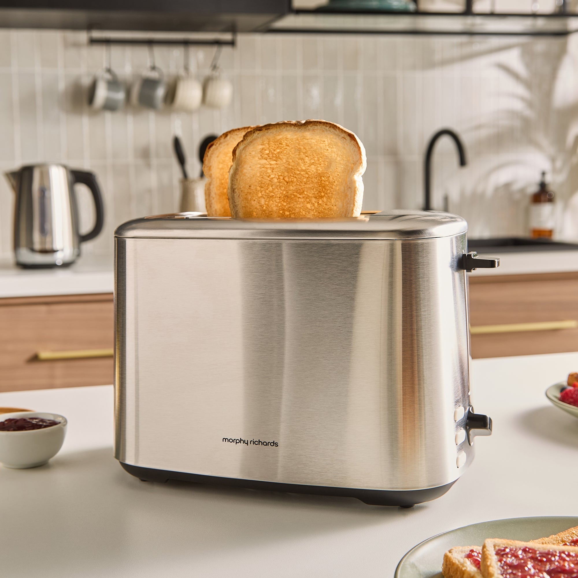 Equip Silver Kettle and Toaster Set
