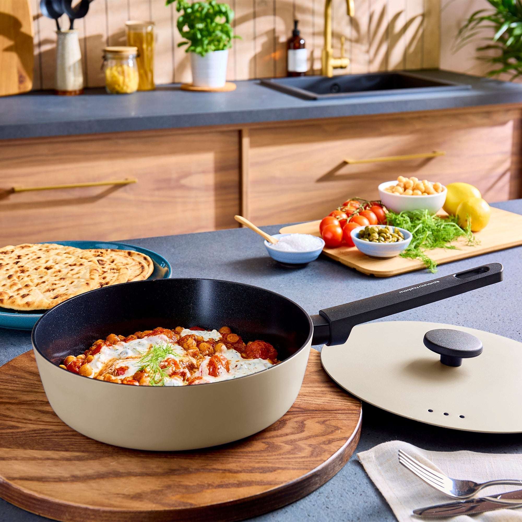 20cm Cast Aluminium Casserole Dish Cream & 24cm Forged Aluminium Saute Pan Set - Cream