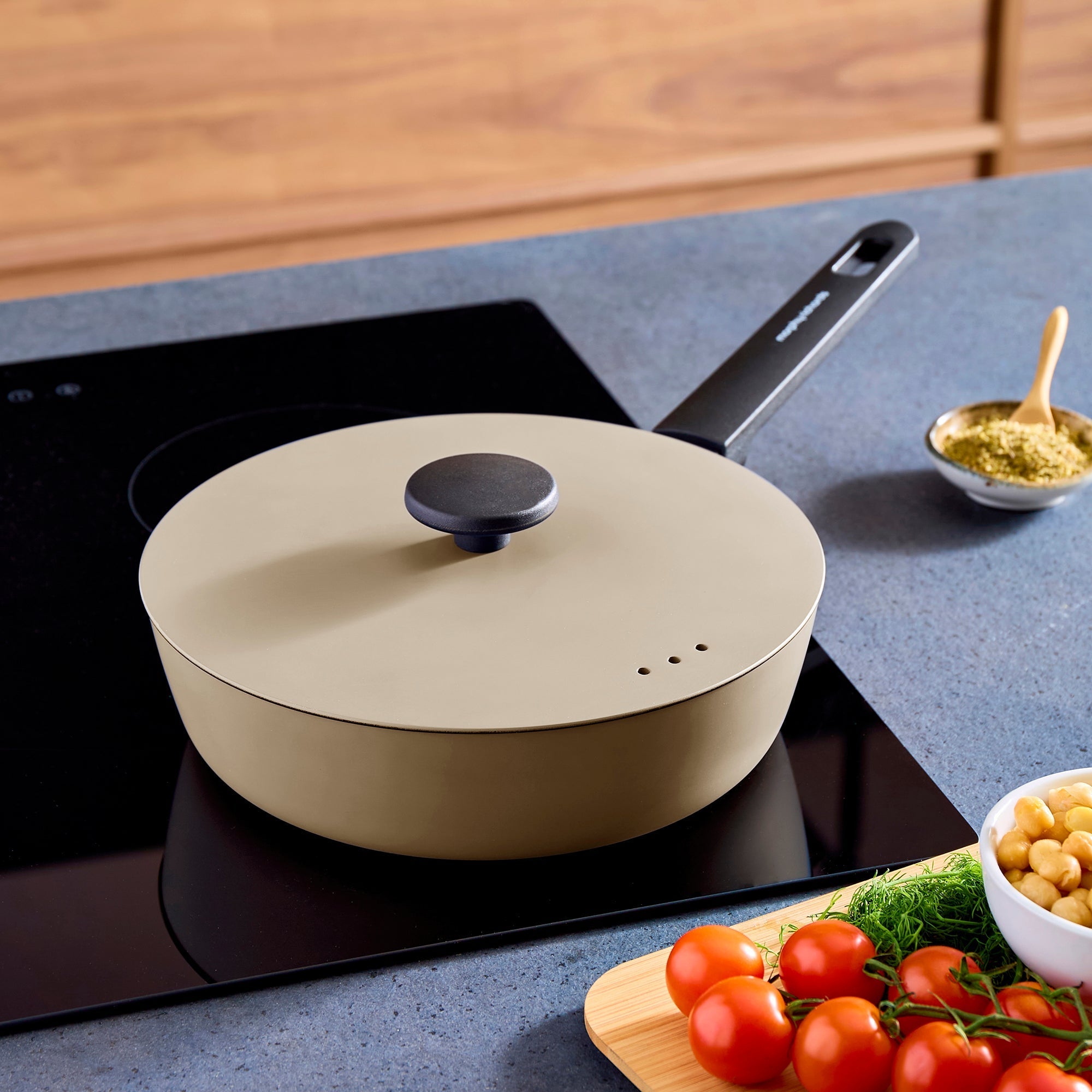 20cm Cast Aluminium Casserole Dish Cream & 24cm Forged Aluminium Saute Pan Set - Cream