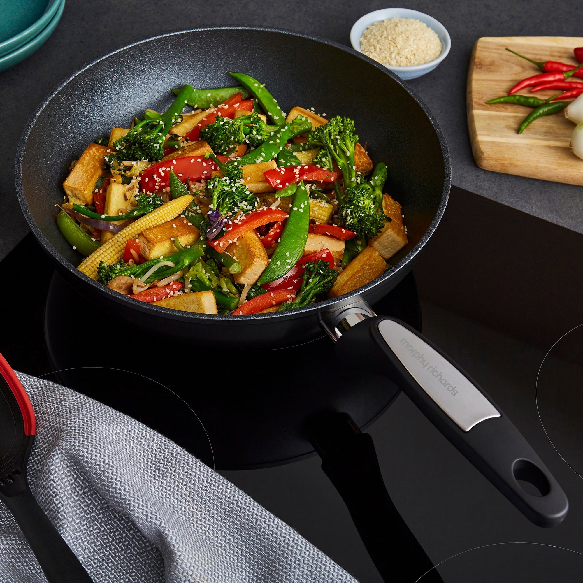 28cm Forged Aluminium Stir Fry Pan