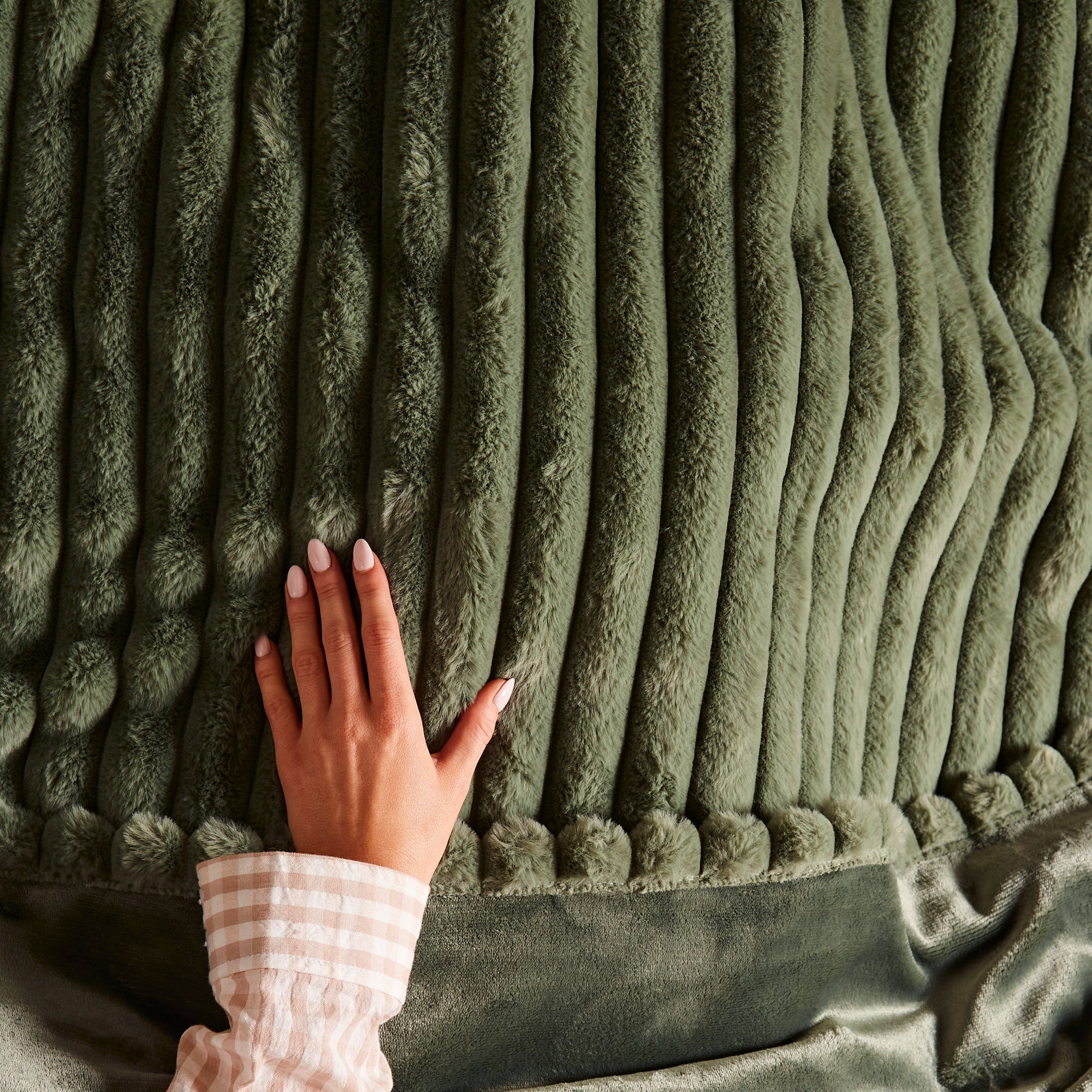 EverCosy Small Luxury Striped Fleece Electric Heated Throw - Green