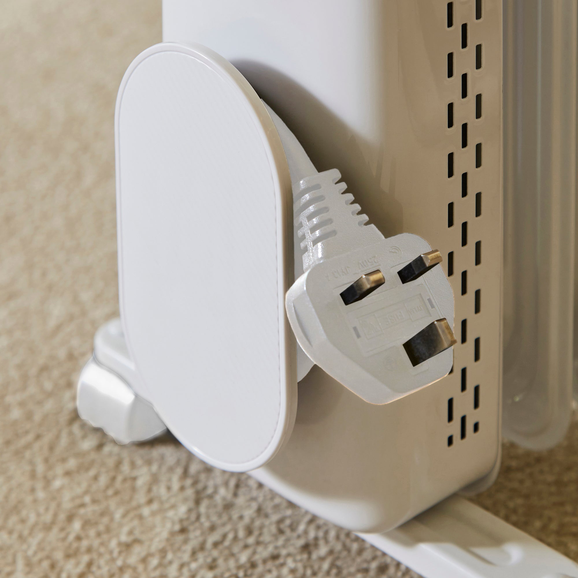 HeatFlux 2.5kw Digital Oil Filled Radiator with Remote Control - White