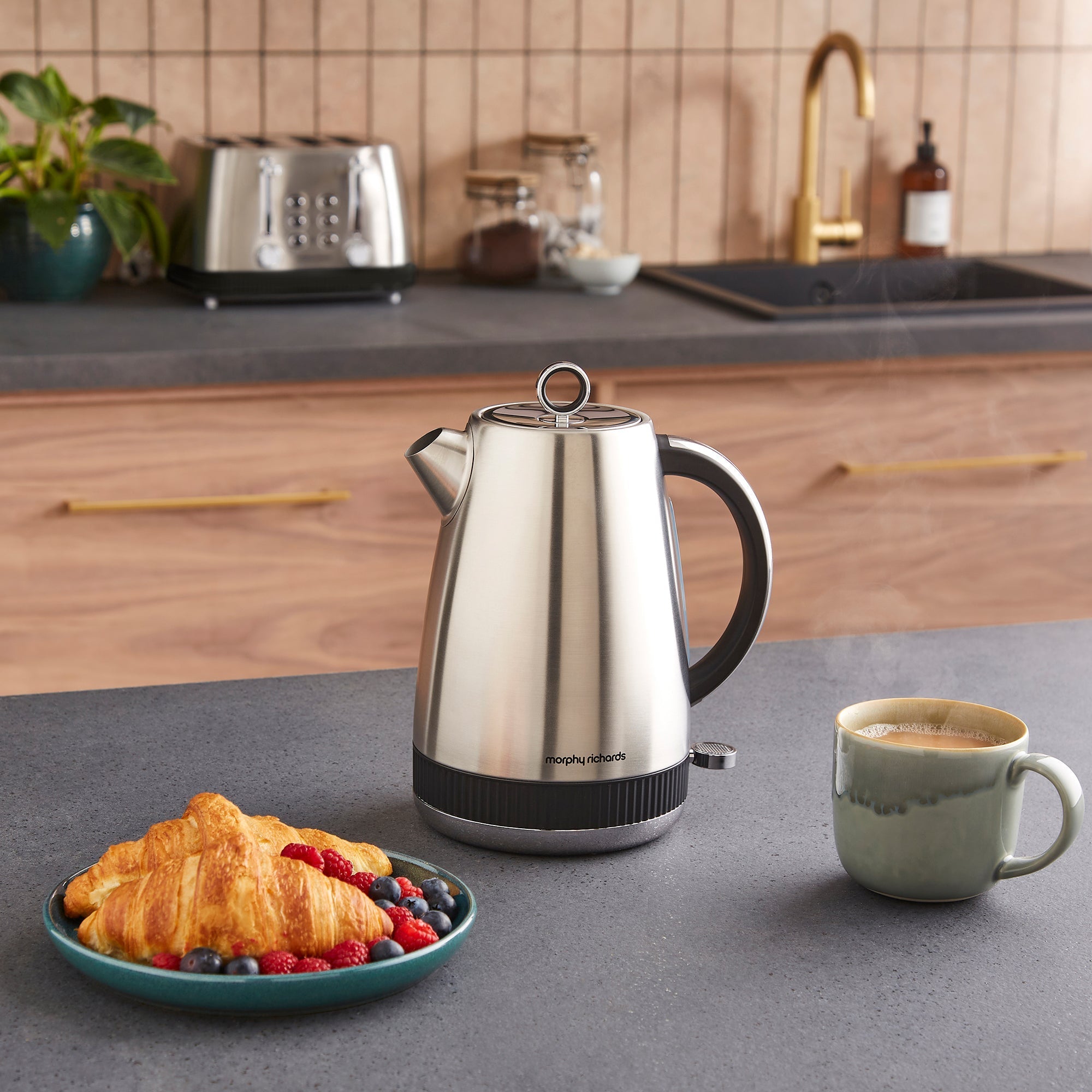 Mexborough Black Kettle & Toaster Set