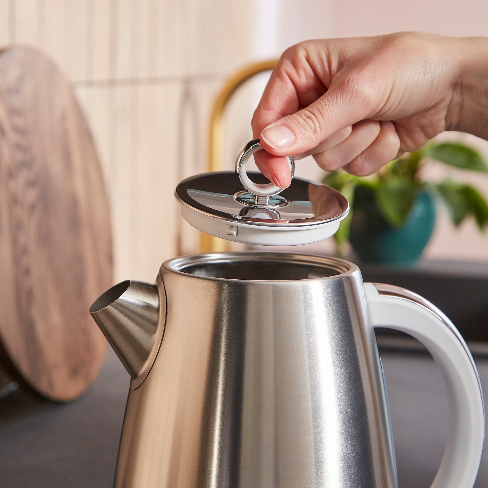 Mexborough 1.7L Jug Kettle - White