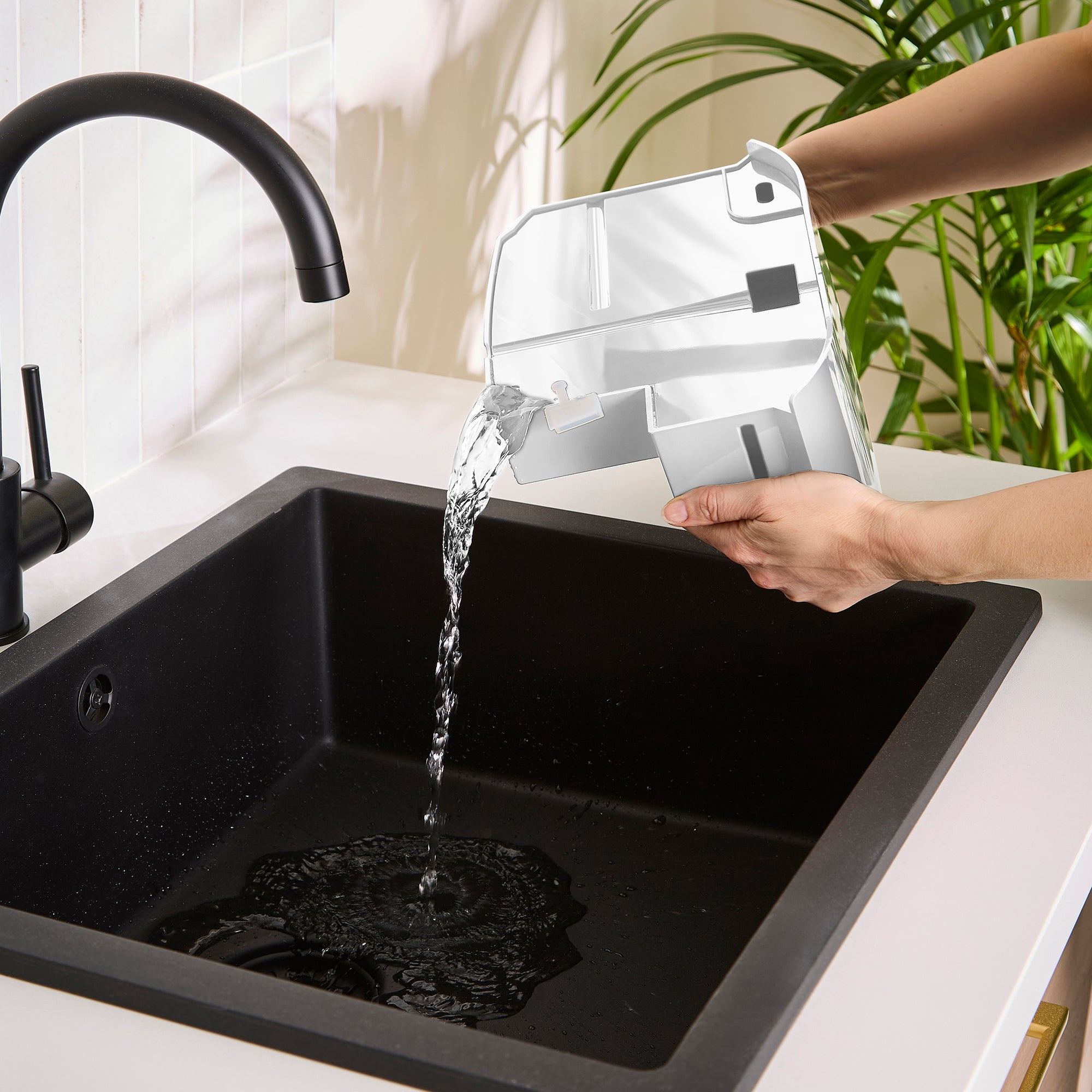 PureFresh 12 Litre Dehumidifier - White