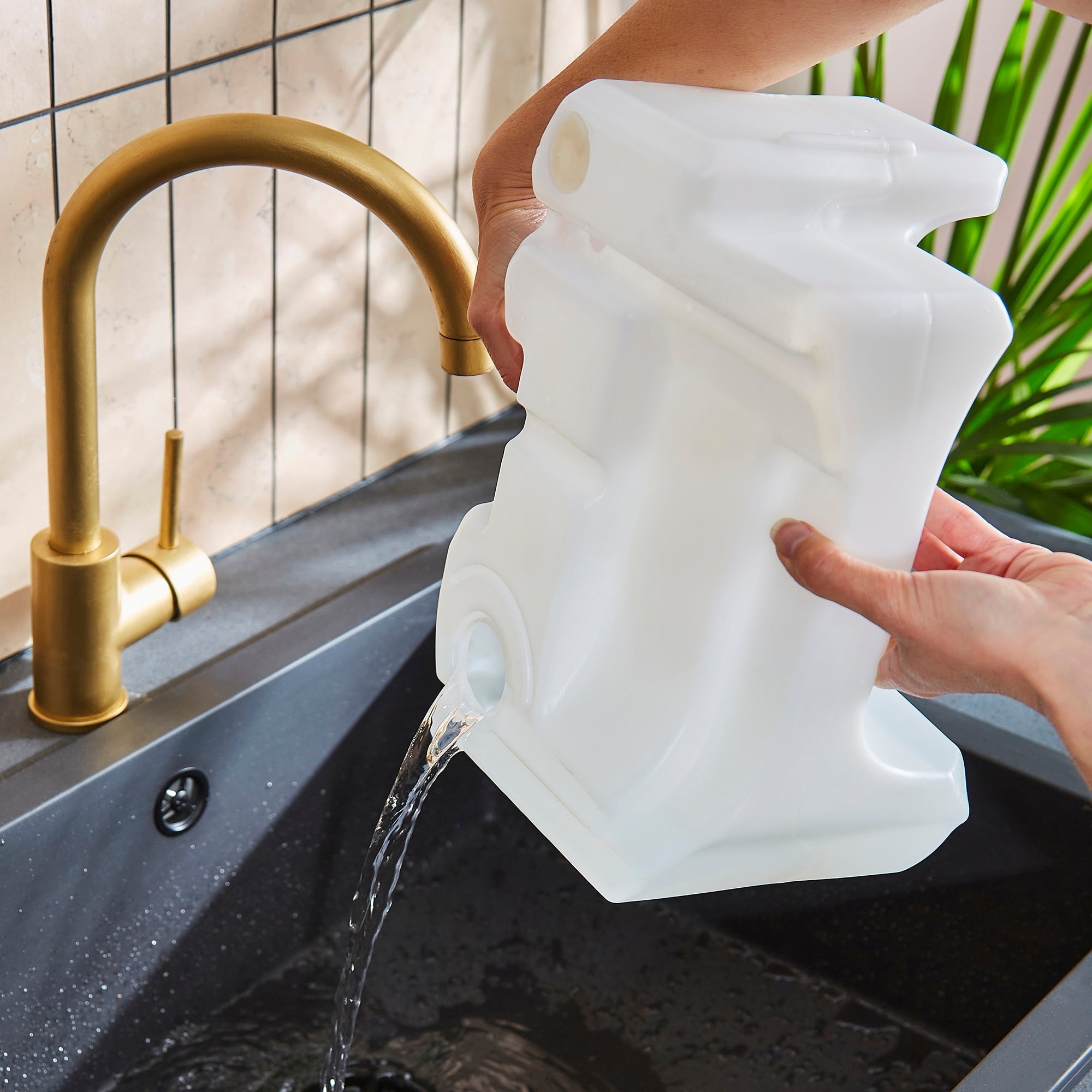 PureFresh 20 Litre Dehumidifier - White